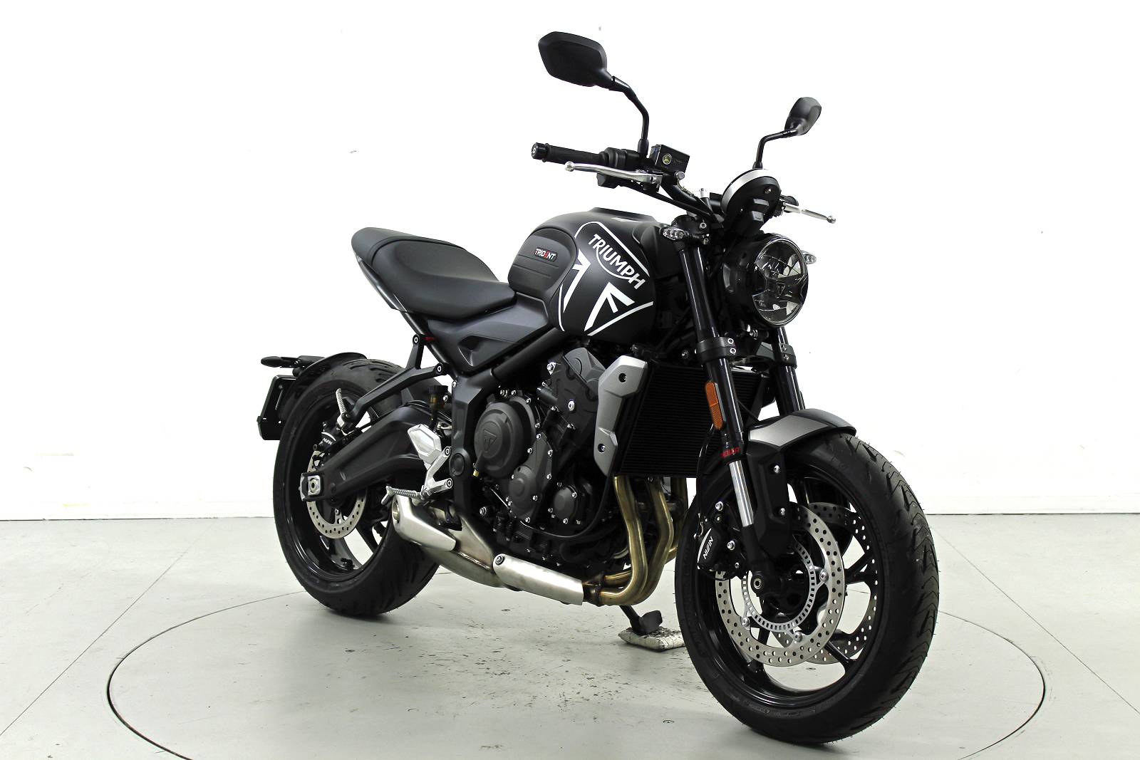TRIUMPH Trident 660 ABS-showroom-element-1