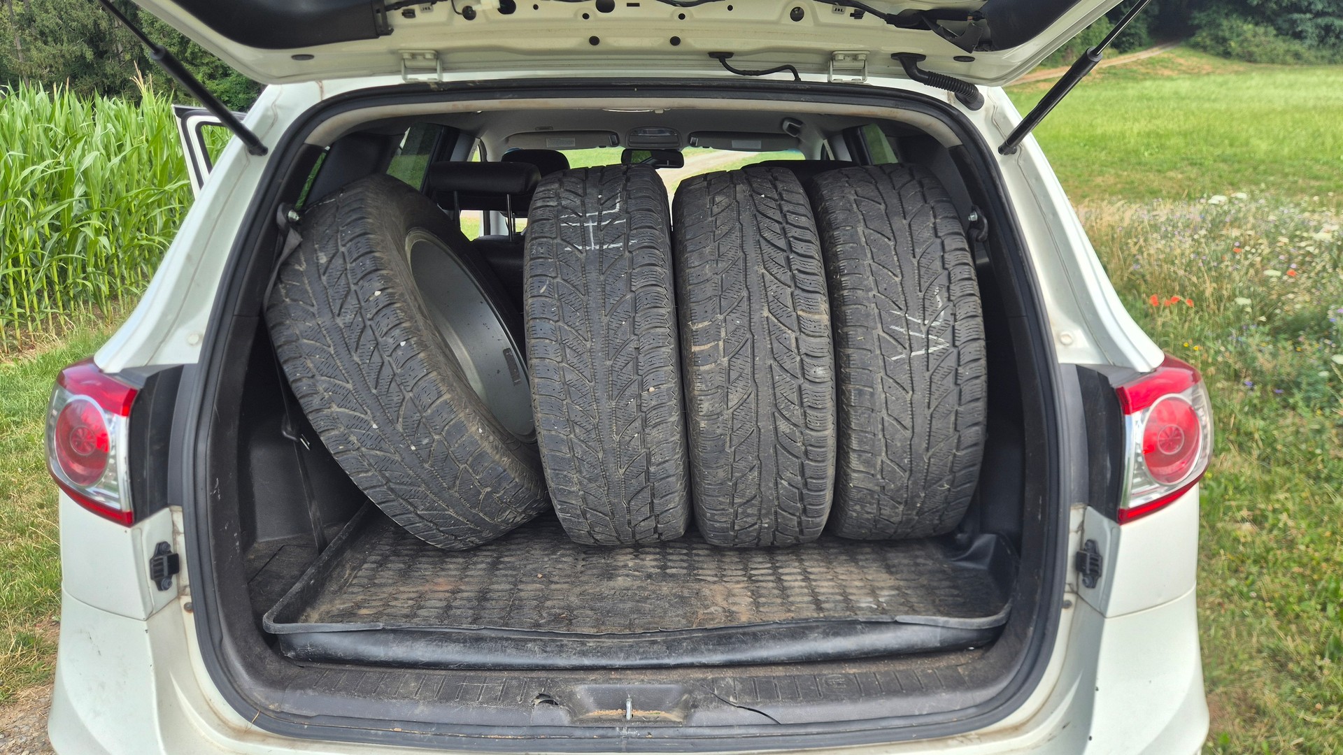 HYUNDAI Santa Fe 2.2 CRDI Premium 4WD Automatic-image-7