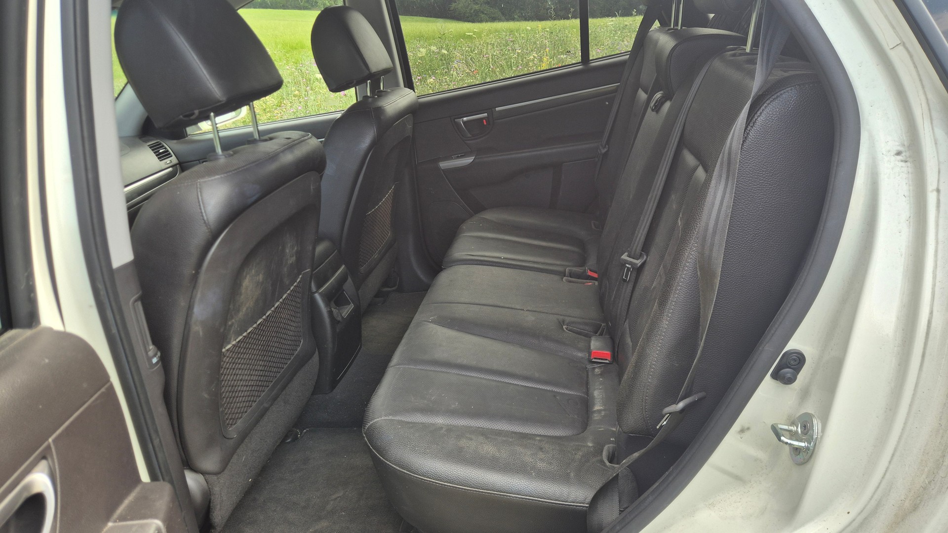 HYUNDAI Santa Fe 2.2 CRDI Premium 4WD Automatic-image-5