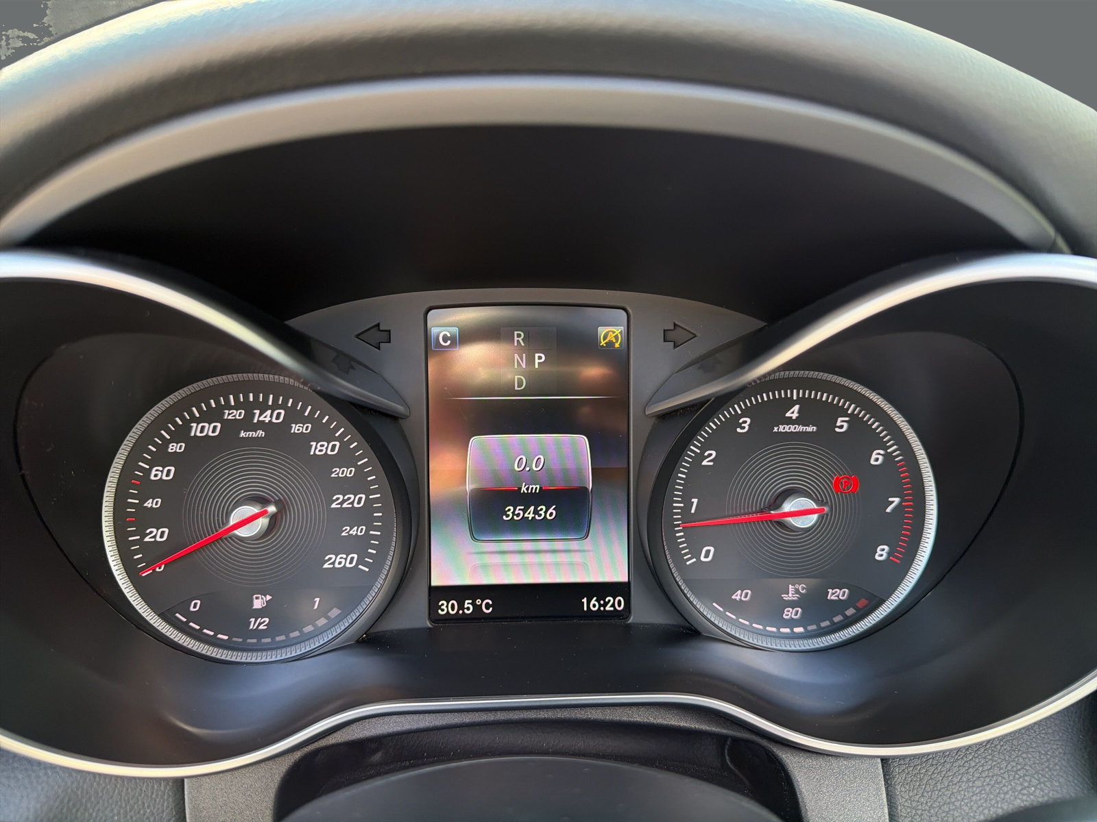 MERCEDES-BENZ C 200 AMG Line 4Matic-image-10