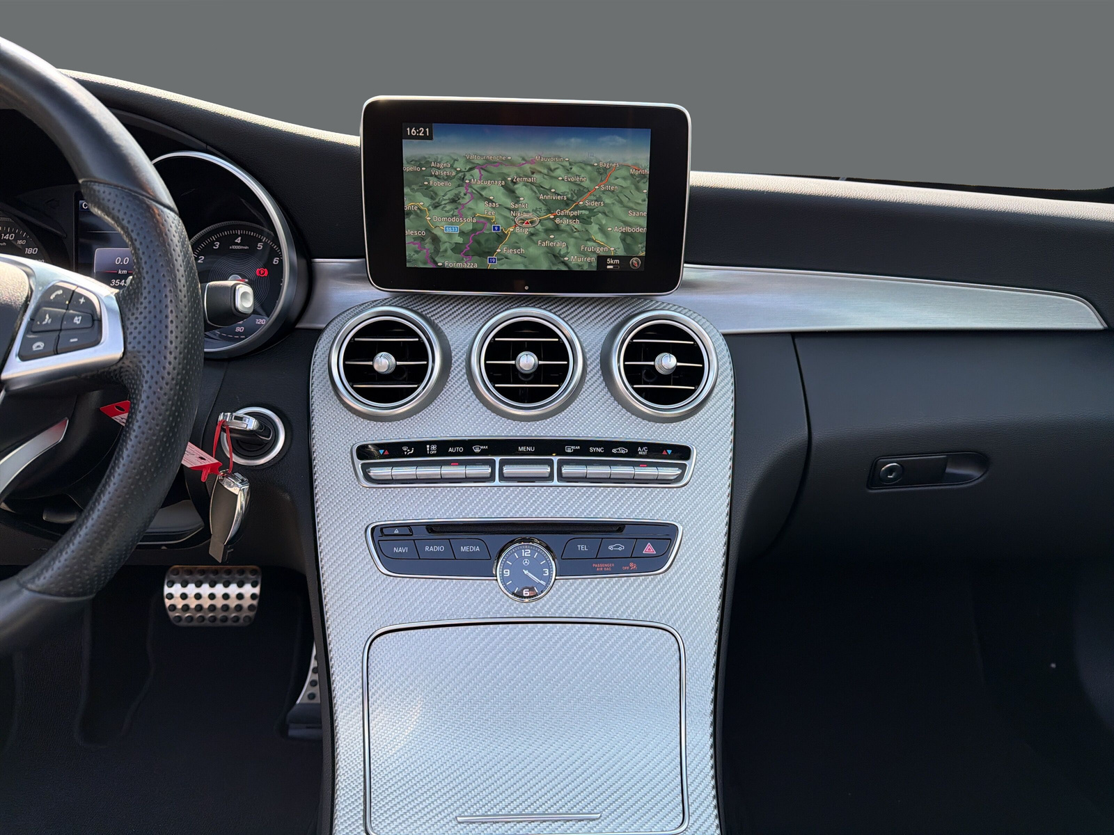 MERCEDES-BENZ C 200 AMG Line 4Matic-image-14