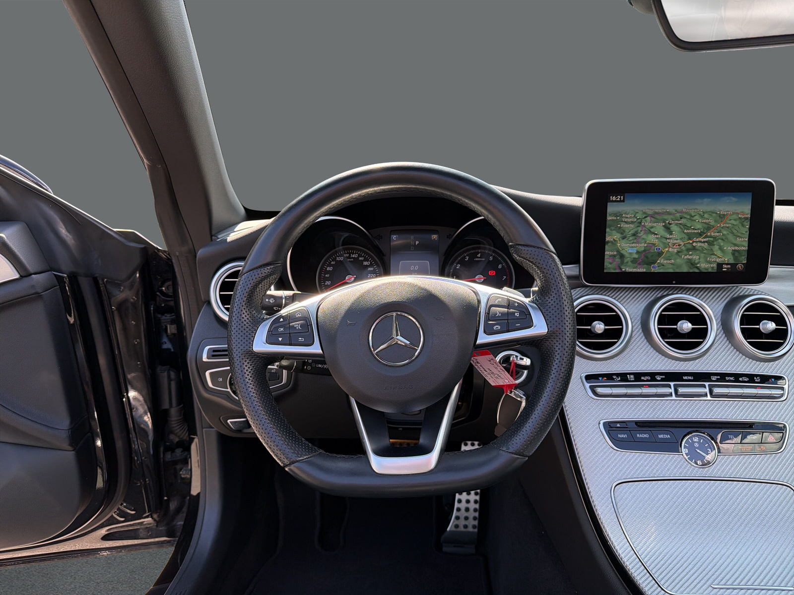 MERCEDES-BENZ C 200 AMG Line 4Matic-image-9