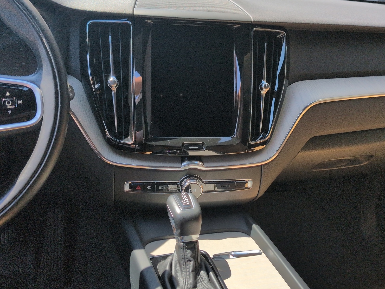 VOLVO XC60 2.0 T5 Inscription AWD-image-17