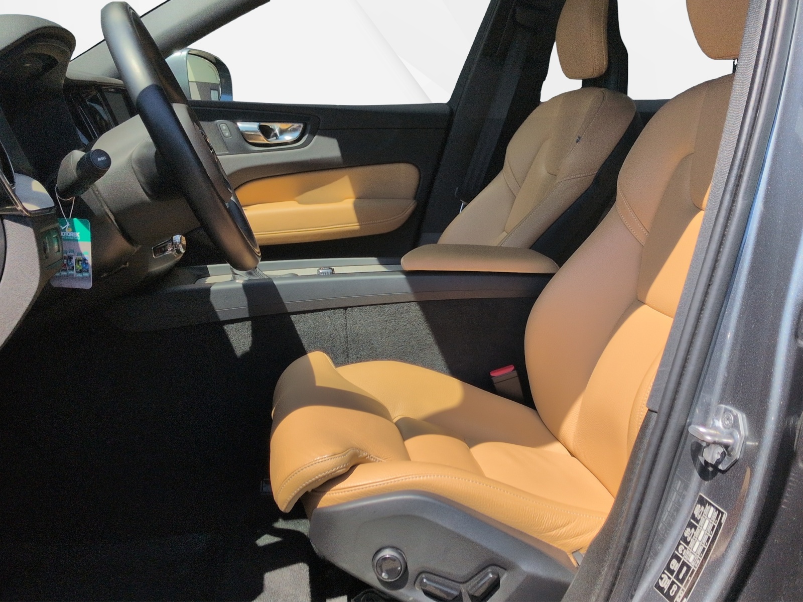 VOLVO XC60 2.0 T5 Inscription AWD-image-9