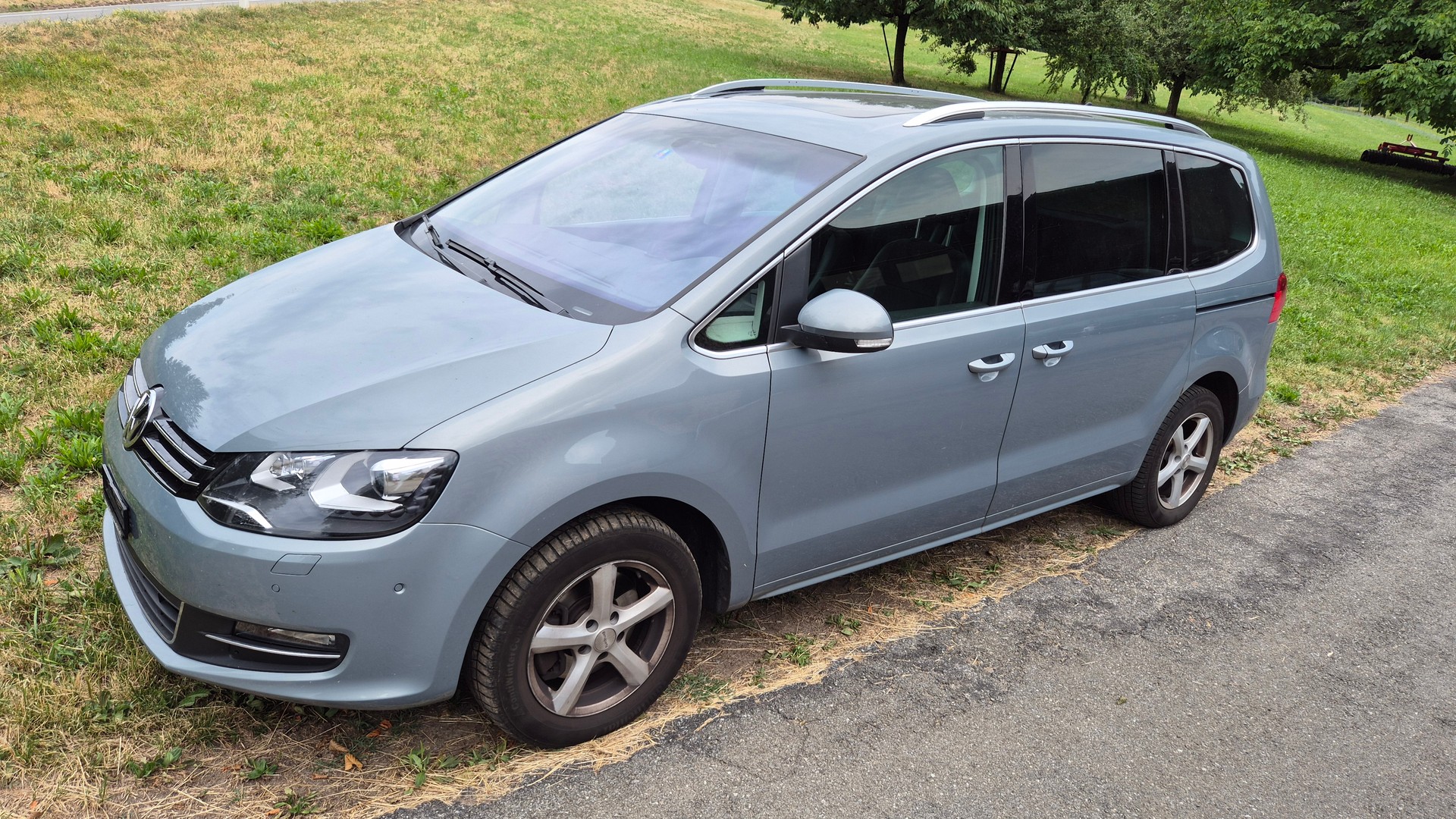VW Sharan 2.0 TDI BlueMotion Technology Trendline DSG-image-0