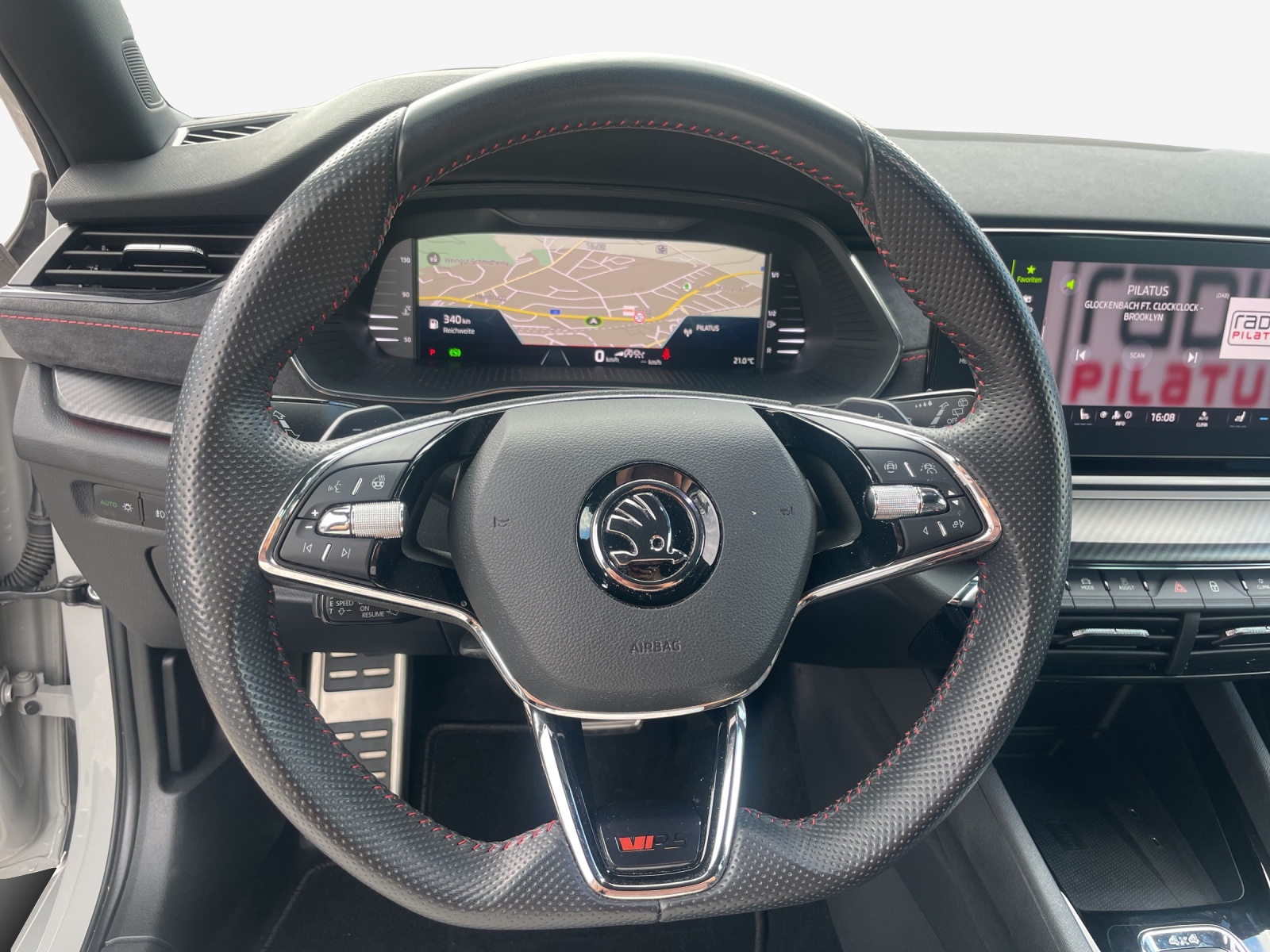 SKODA Octavia Combi 2.0 TDI DSG RS 4x4-image-9
