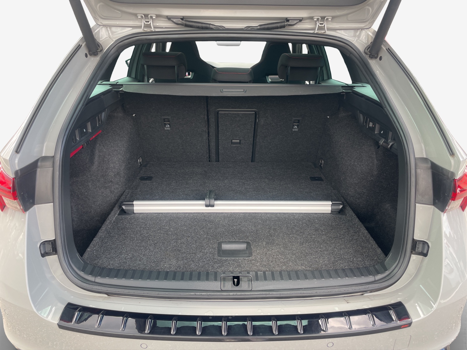 SKODA Octavia Combi 2.0 TDI DSG RS 4x4-image-12