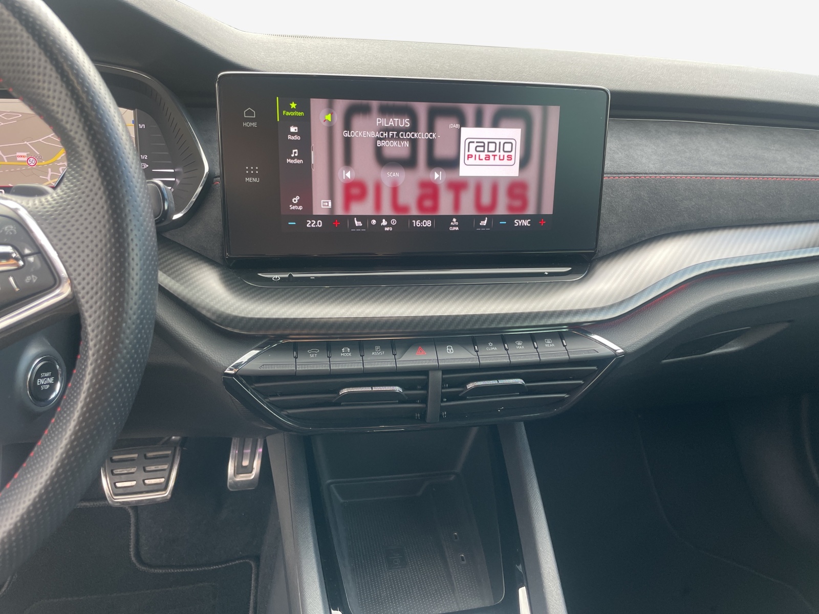 SKODA Octavia Combi 2.0 TDI DSG RS 4x4-image-10