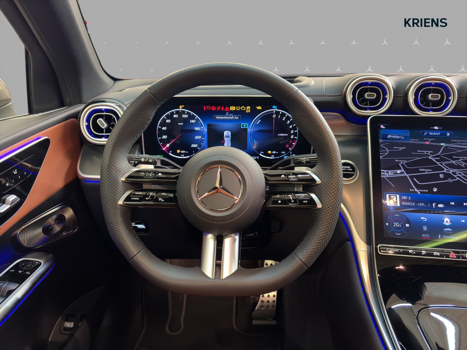 MERCEDES-BENZ GLC 300 e 4M - AMG / DISTRONIC / 360 Grad Kamera / Head-Up Display-image-9