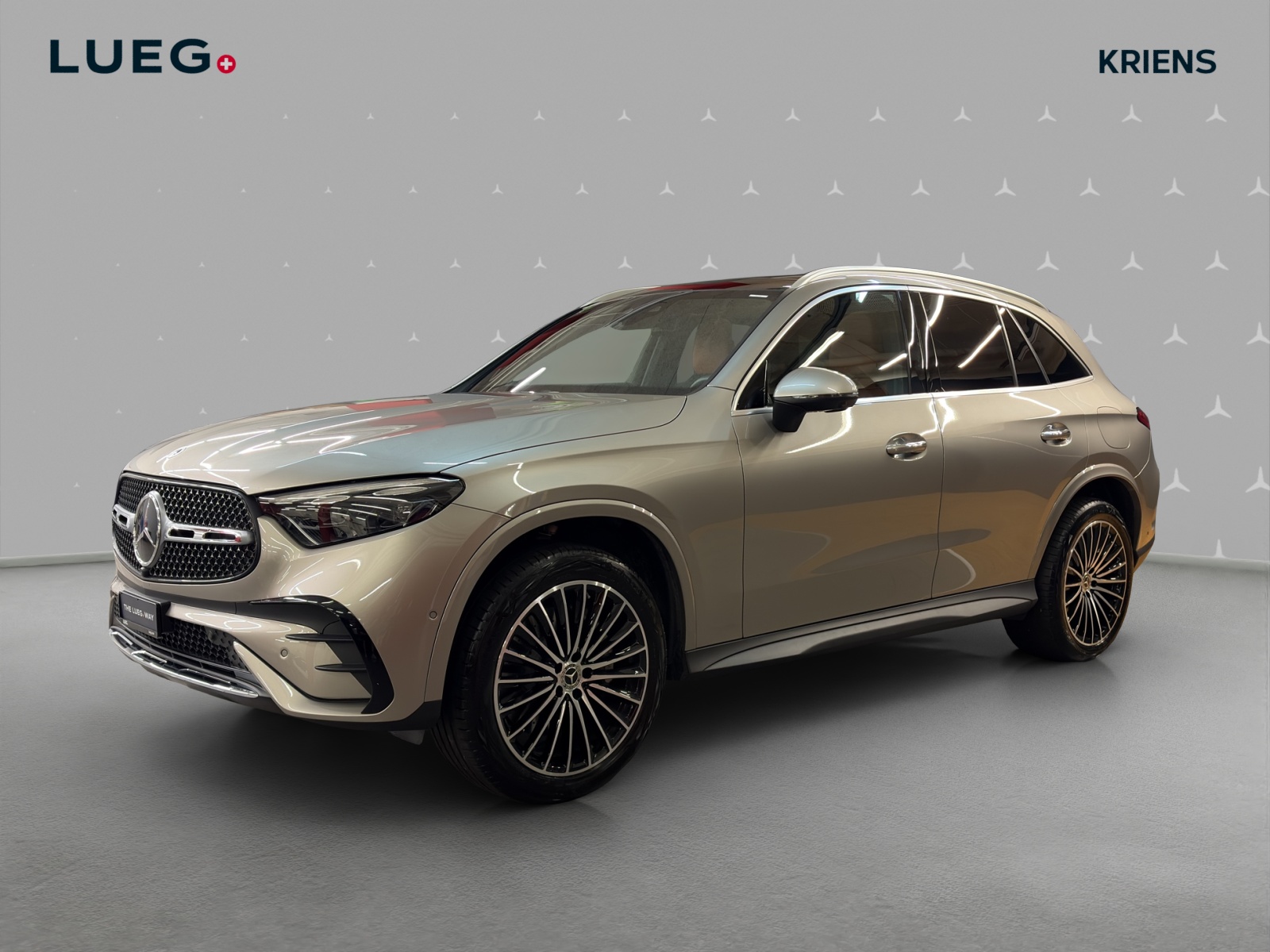MERCEDES-BENZ GLC 300 e 4M - AMG / DISTRONIC / 360 Grad Kamera / Head-Up Display-image-0