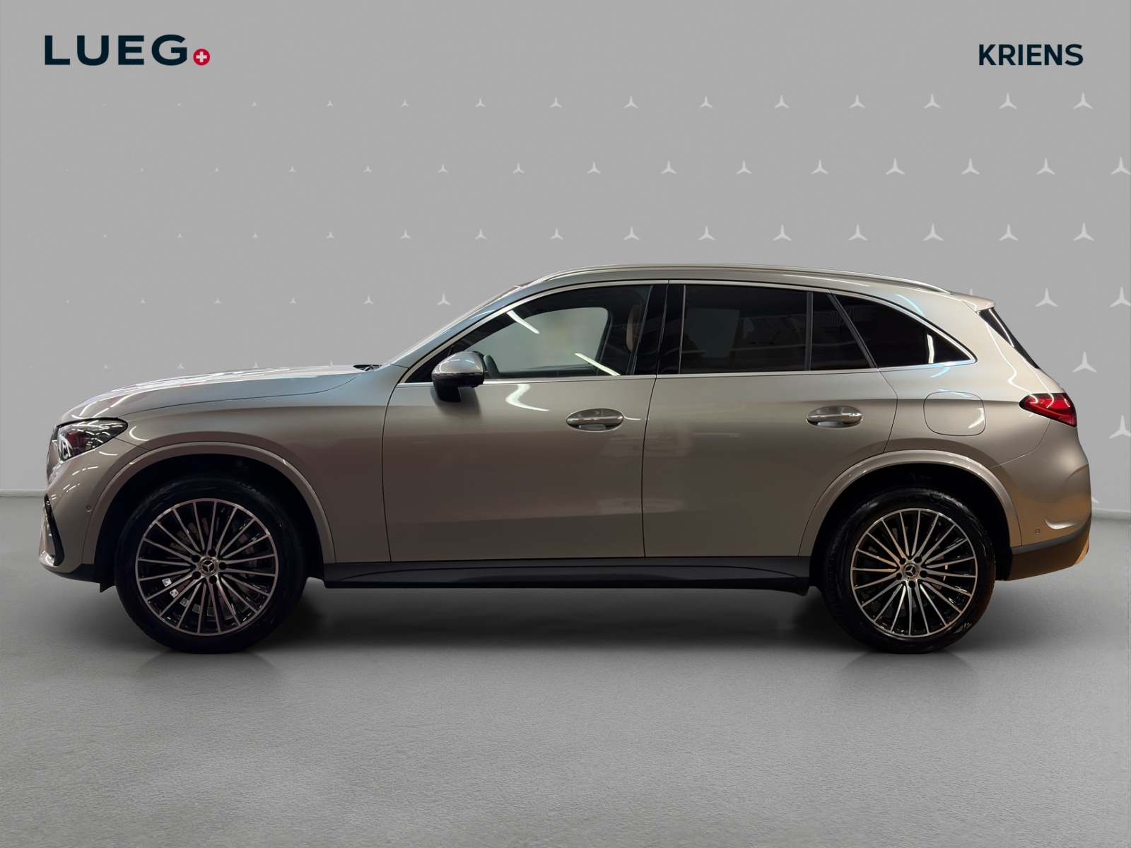 MERCEDES-BENZ GLC 300 e 4M - AMG / DISTRONIC / 360 Grad Kamera / Head-Up Display-image-3