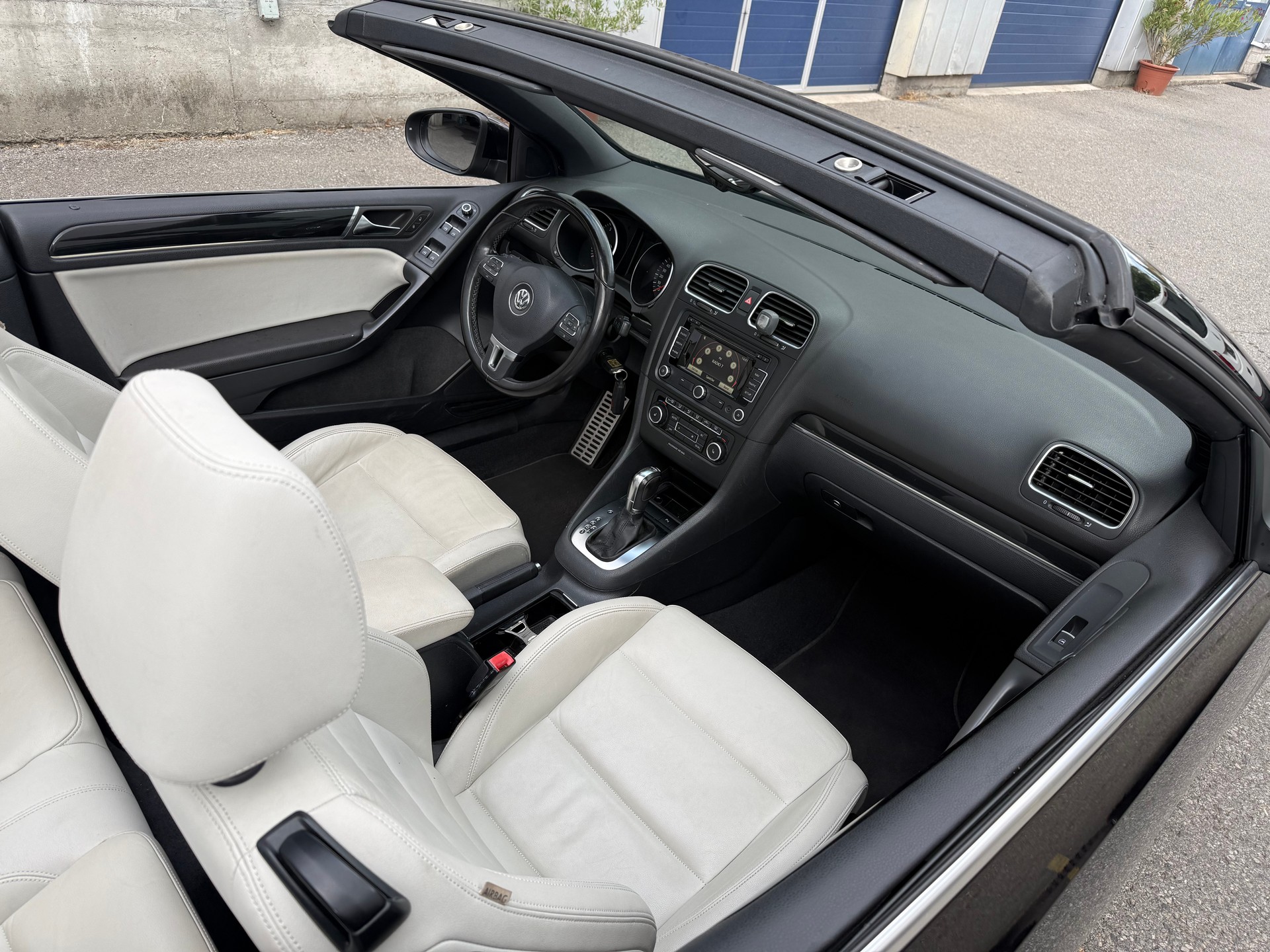 VW Golf Cabrio 1.4 TSI DSG-image-11