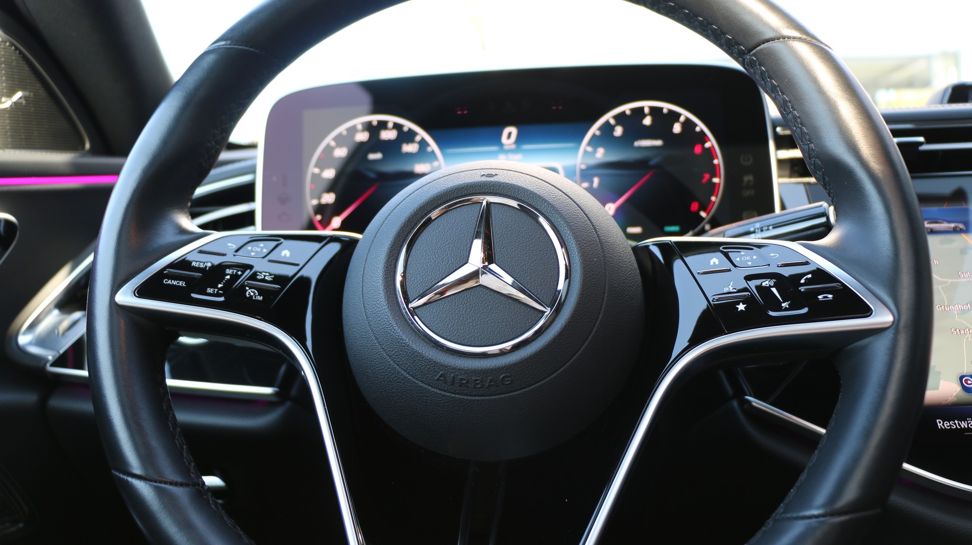 MERCEDES-BENZ E 450 4Matic-image-11
