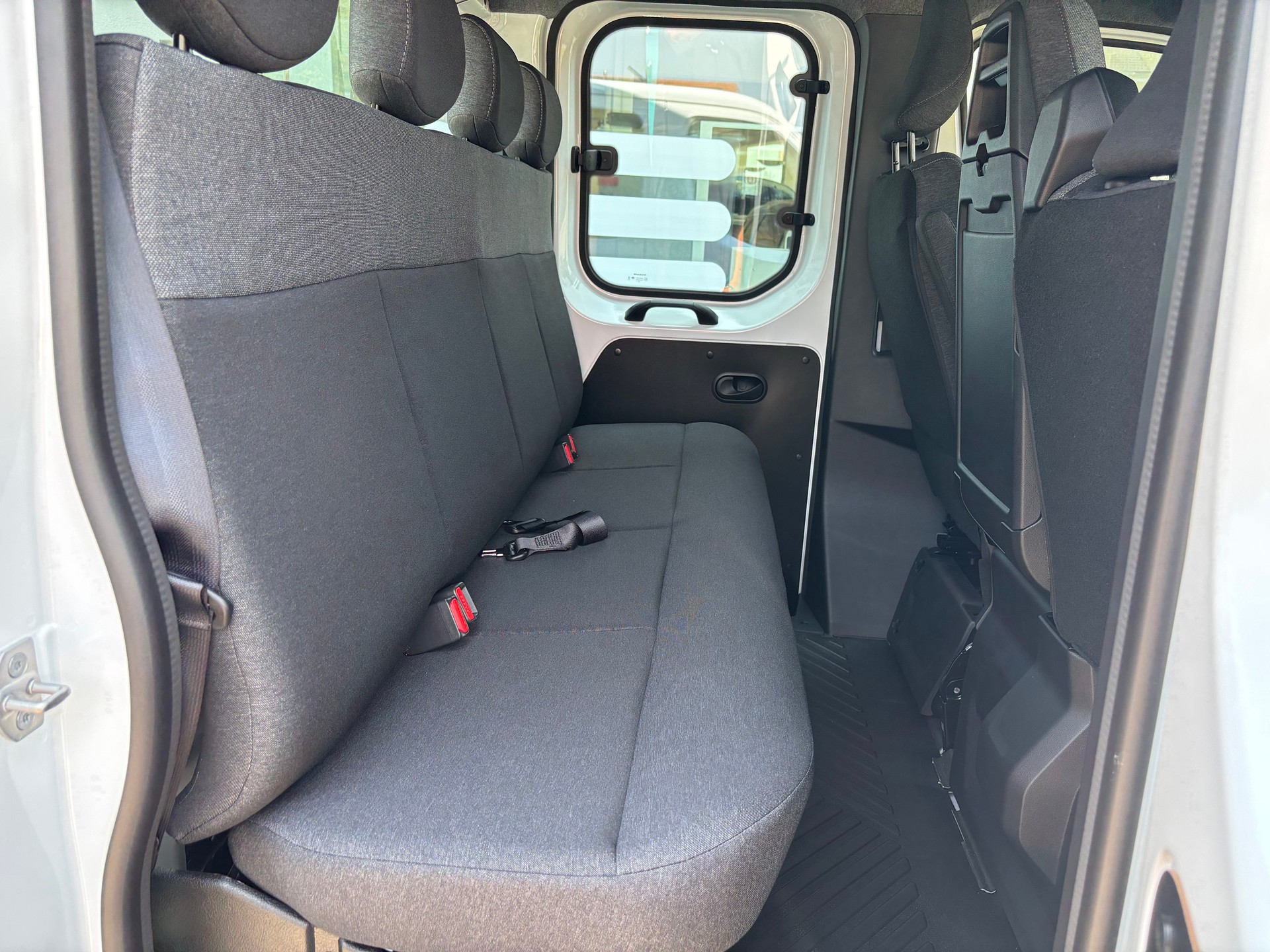 NISSAN Interstar Acenta L3H1-image-4