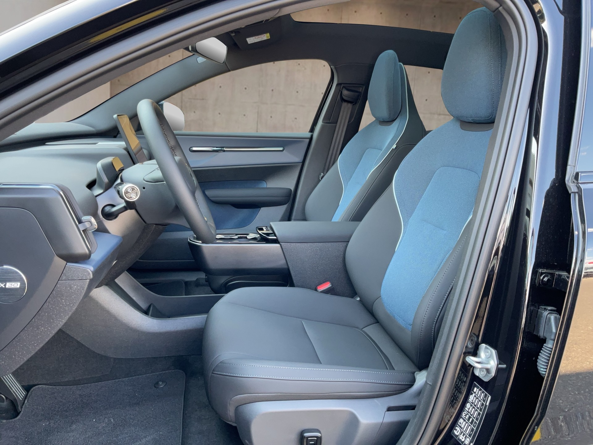 VOLVO EX30 CC E60 Twin Performance AWD-image-10