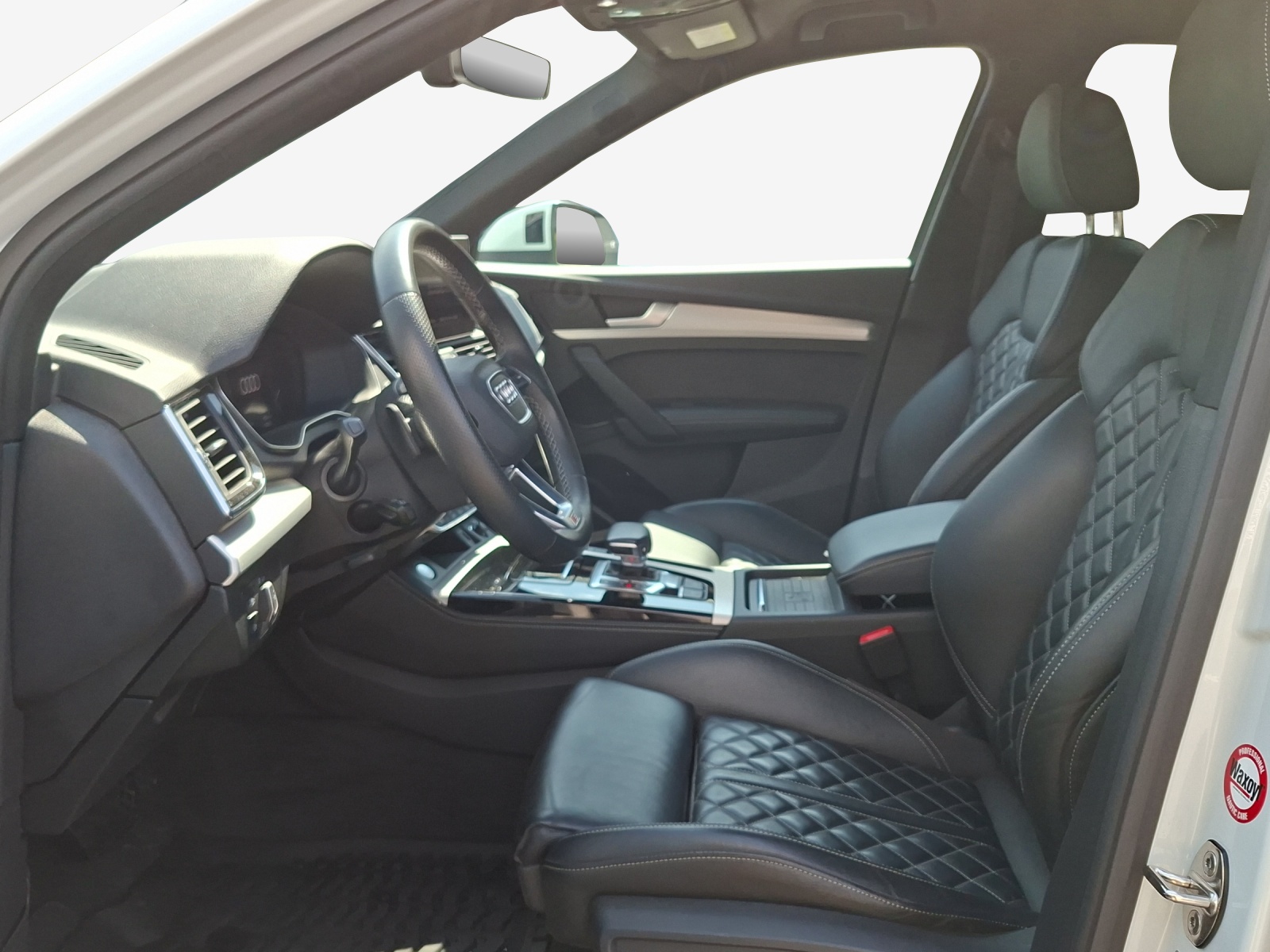 AUDI Q5 55 TFSI e PHEV S line quattro S-tronic-image-7