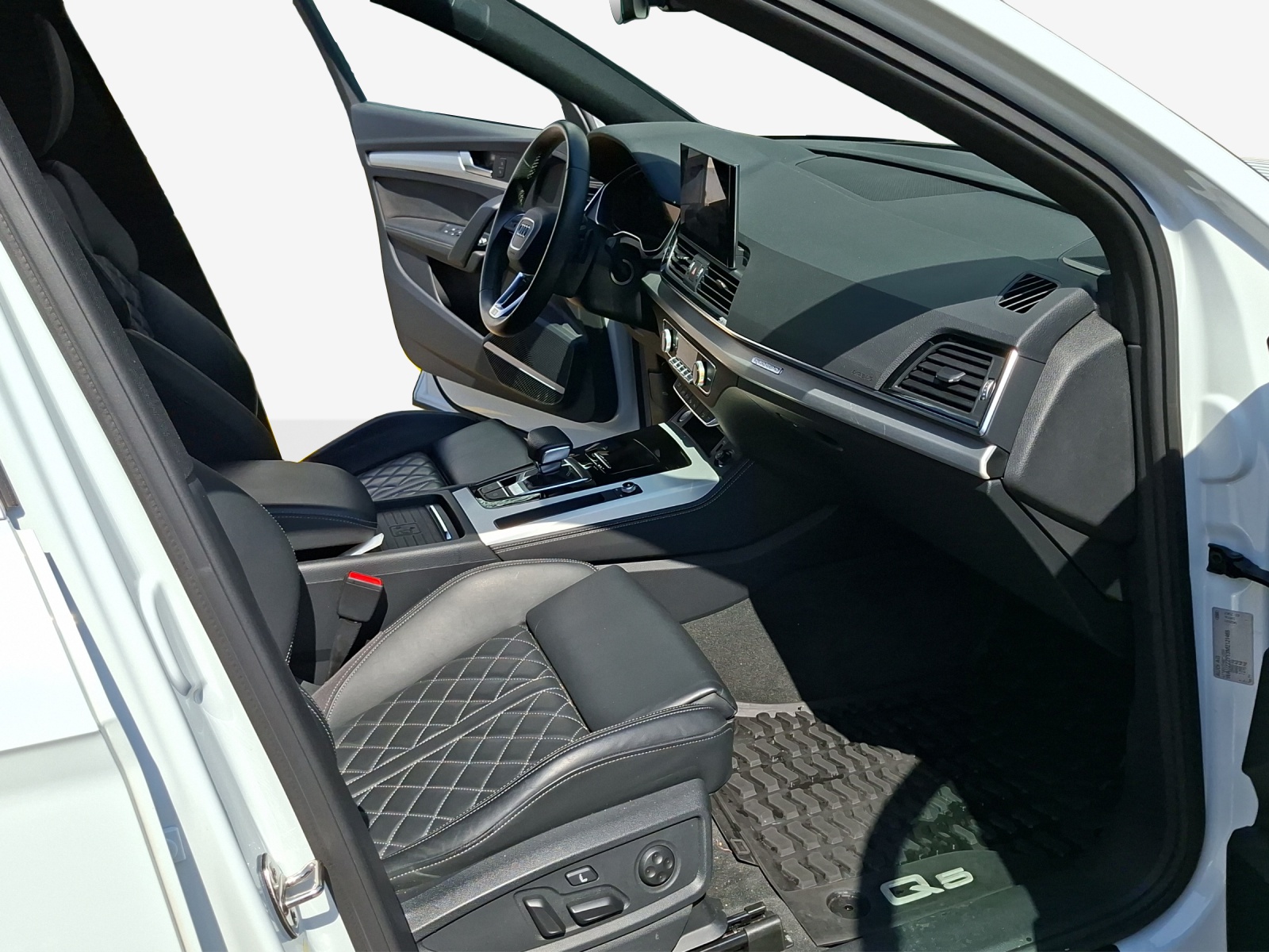 AUDI Q5 55 TFSI e PHEV S line quattro S-tronic-image-14