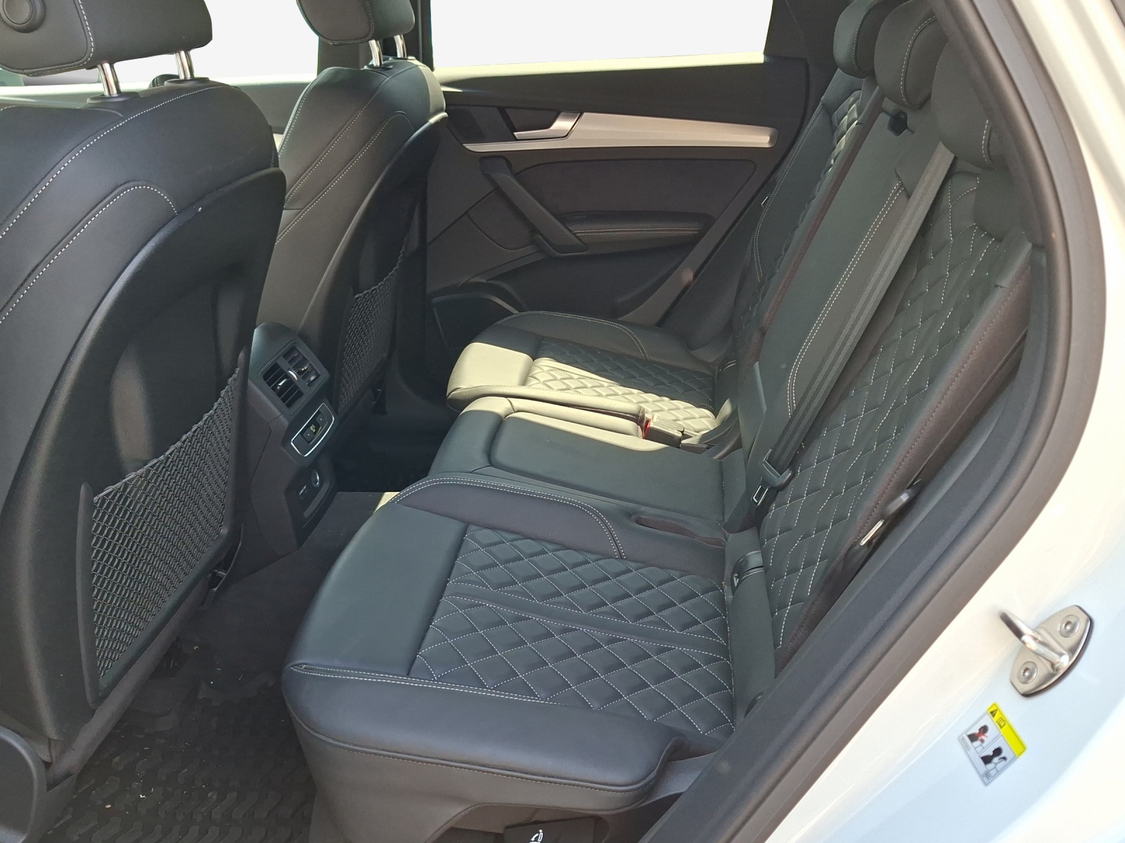 AUDI Q5 55 TFSI e PHEV S line quattro S-tronic-image-11
