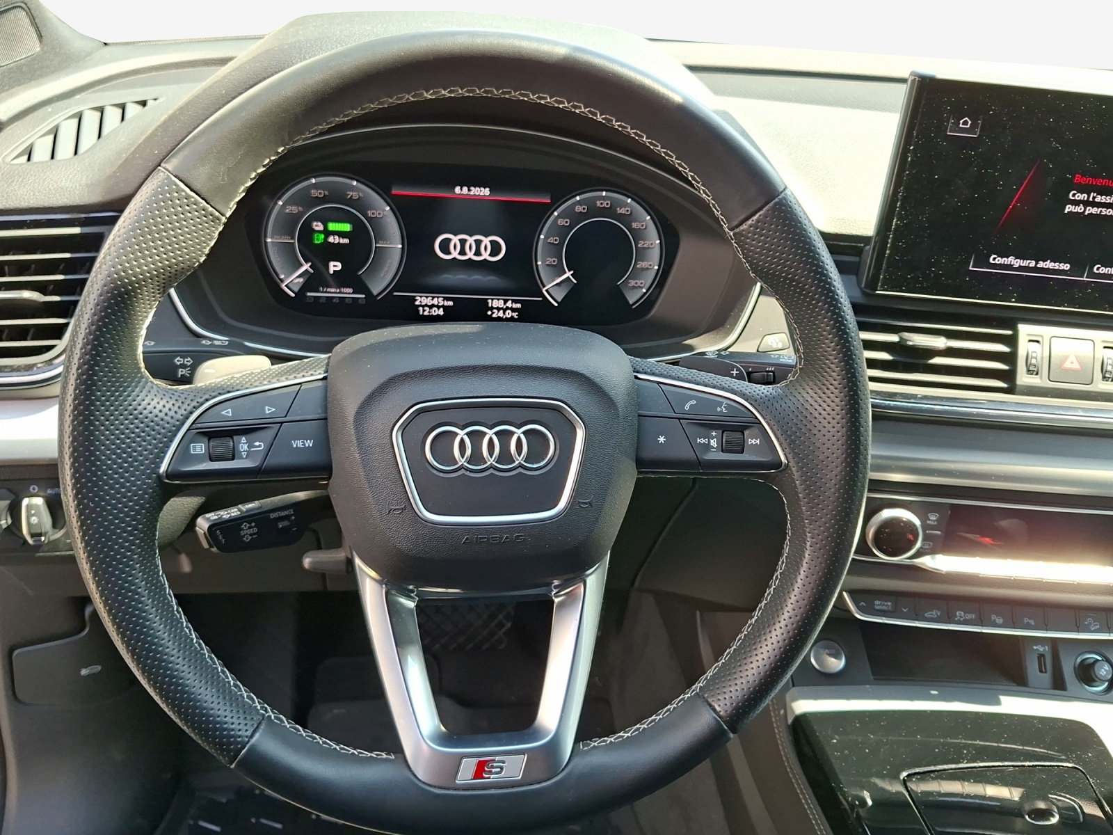 AUDI Q5 55 TFSI e PHEV S line quattro S-tronic-image-9
