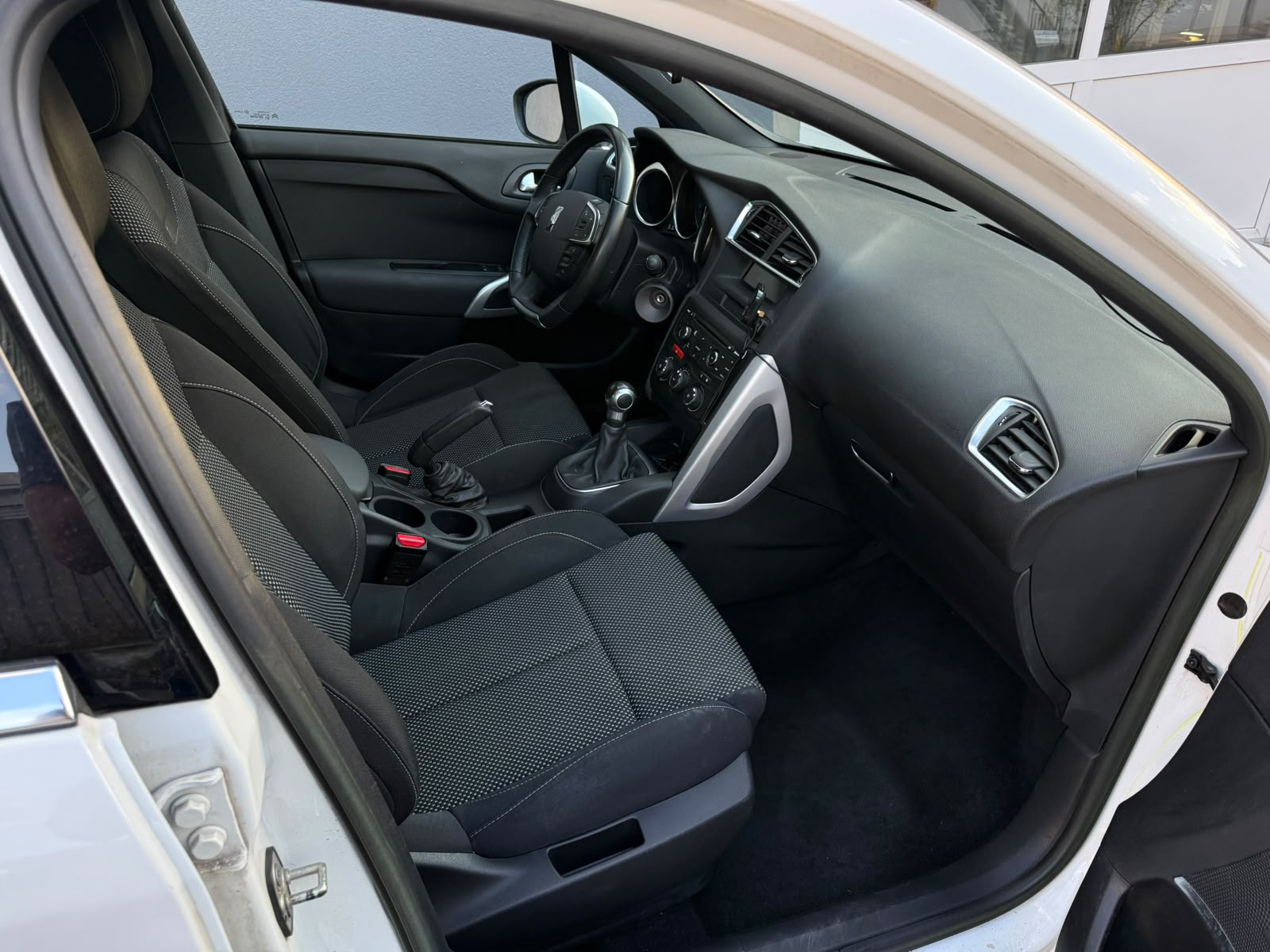DS AUTOMOBILES DS4 1.6 VTi Chic-image-12