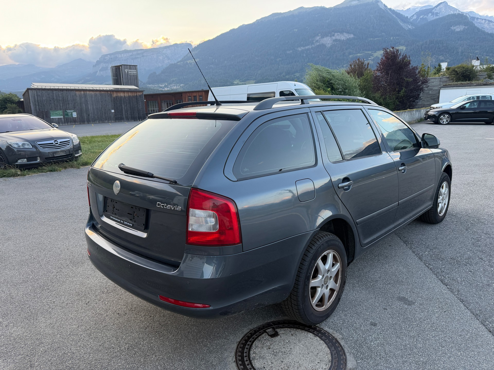 SKODA Octavia Combi 1.8 TSI Adventure 4x4-image-3