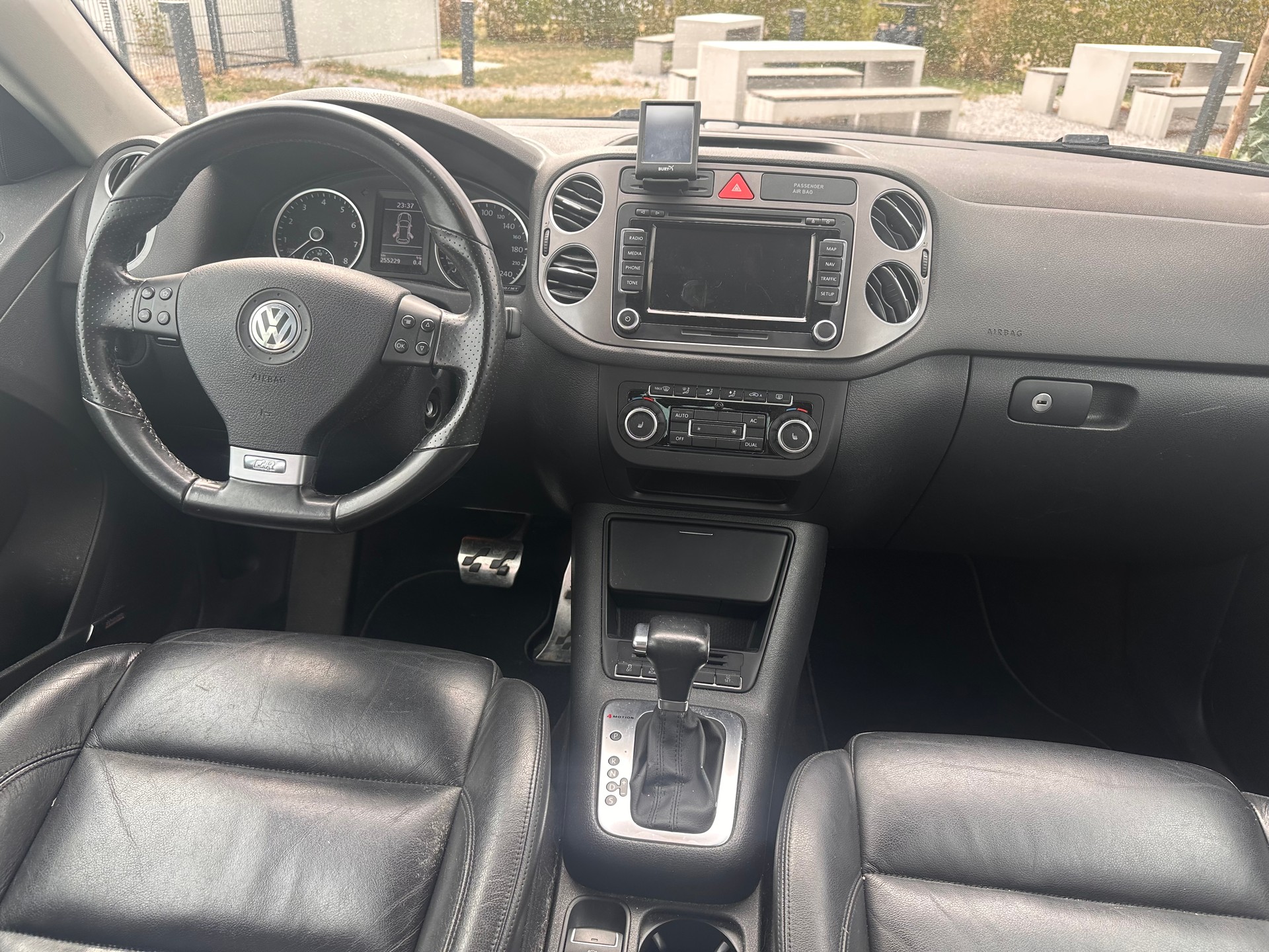 VW Tiguan 2.0 TSI R-Line-image-9