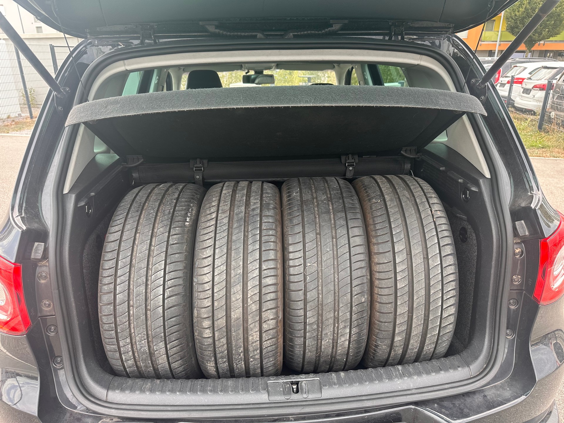 VW Tiguan 2.0 TSI R-Line-image-14