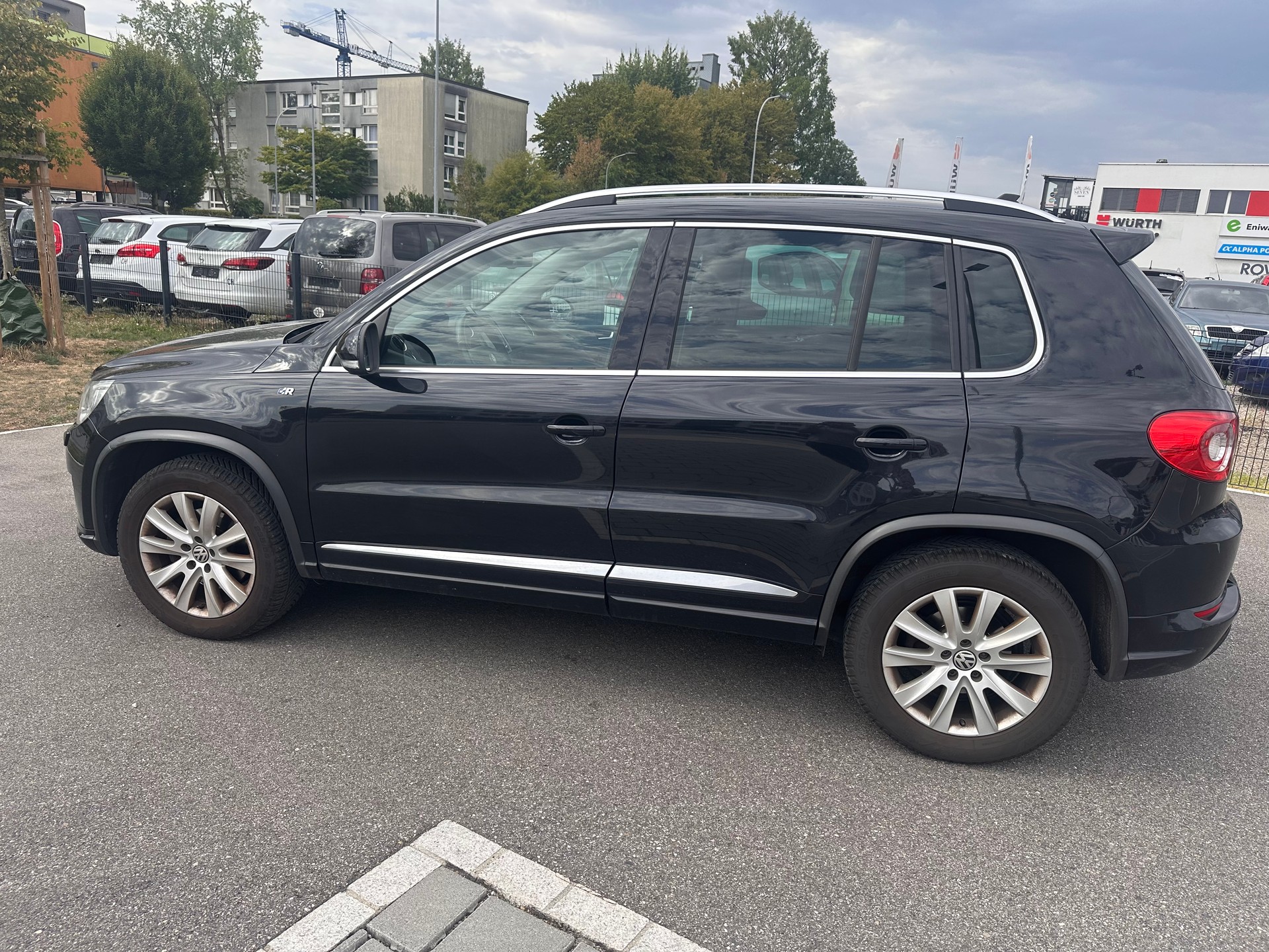 VW Tiguan 2.0 TSI R-Line-image-3