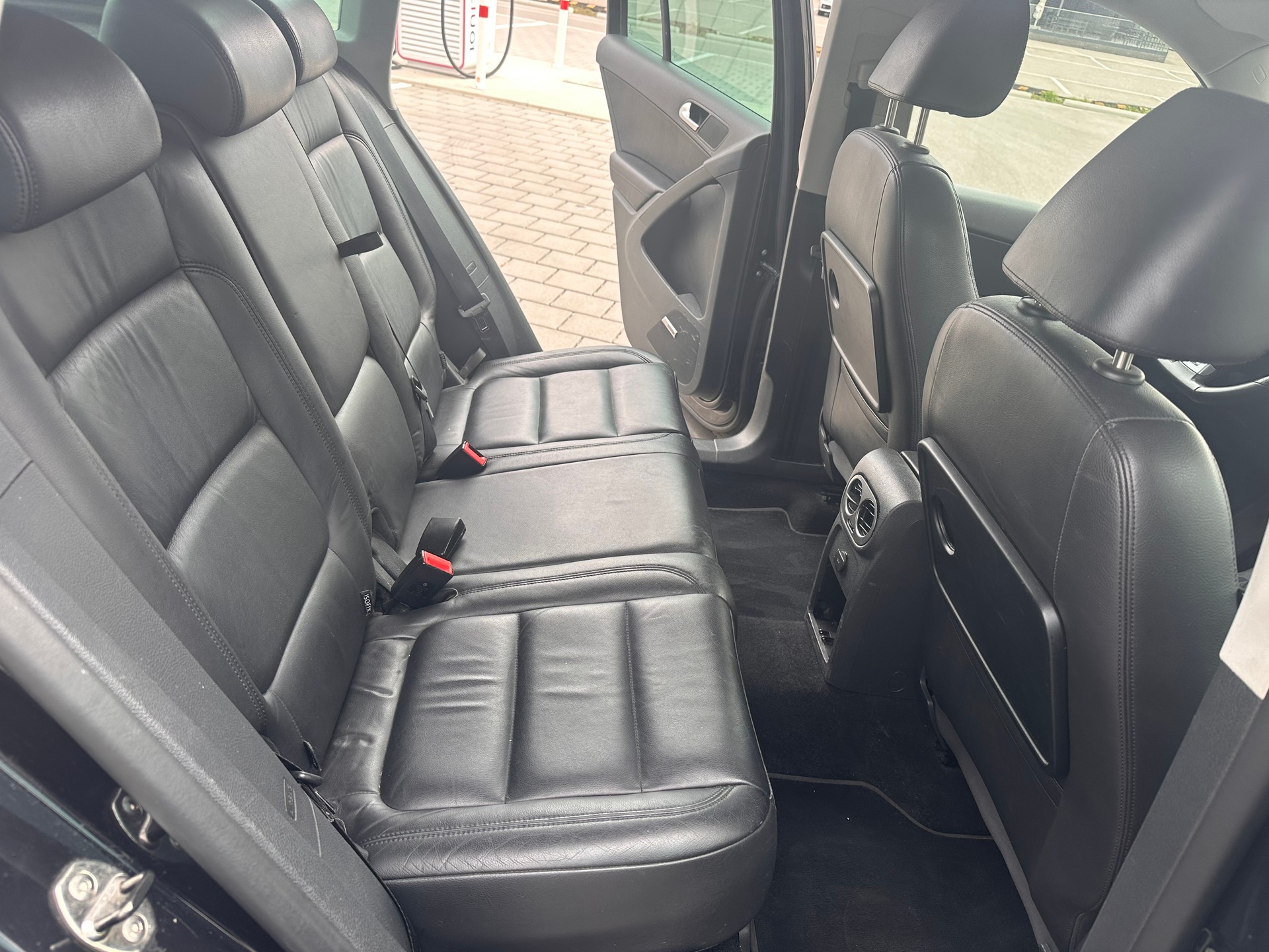 VW Tiguan 2.0 TSI R-Line-image-13