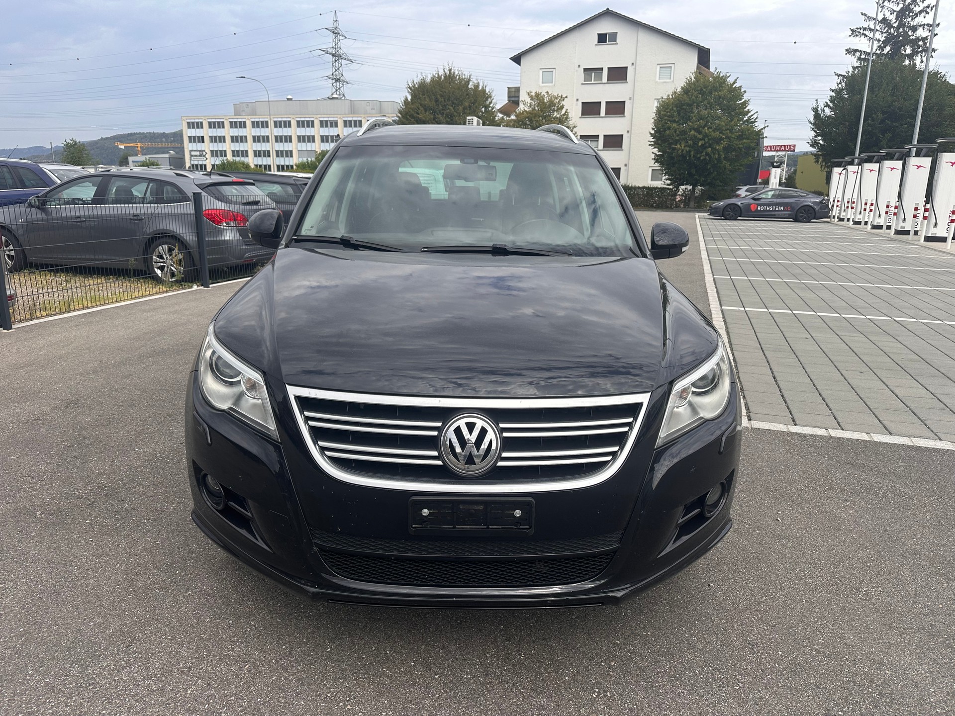 VW Tiguan 2.0 TSI R-Line-image-1