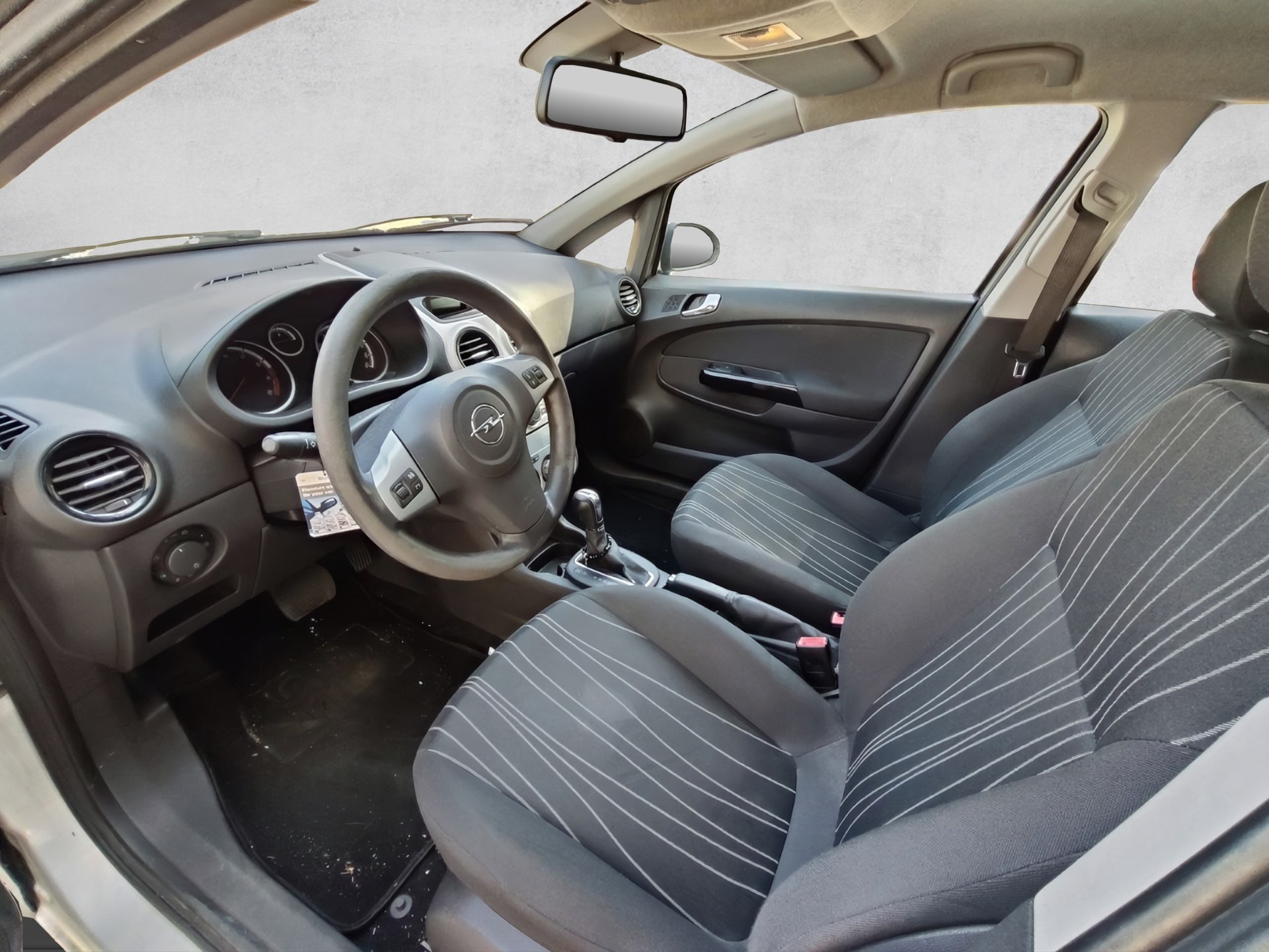 OPEL Corsa 1.4 TP Enjoy-image-5
