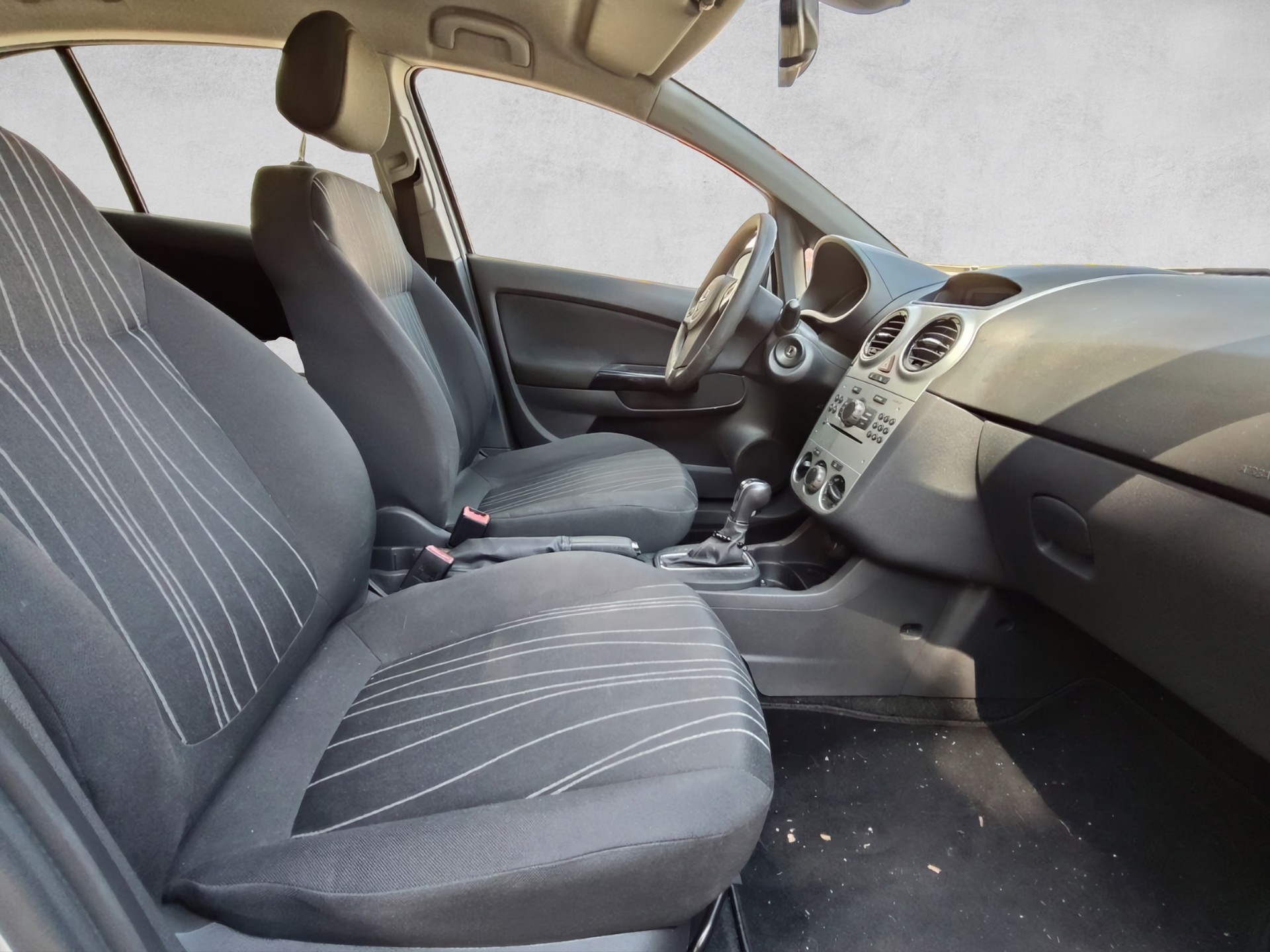 OPEL Corsa 1.4 TP Enjoy-image-8