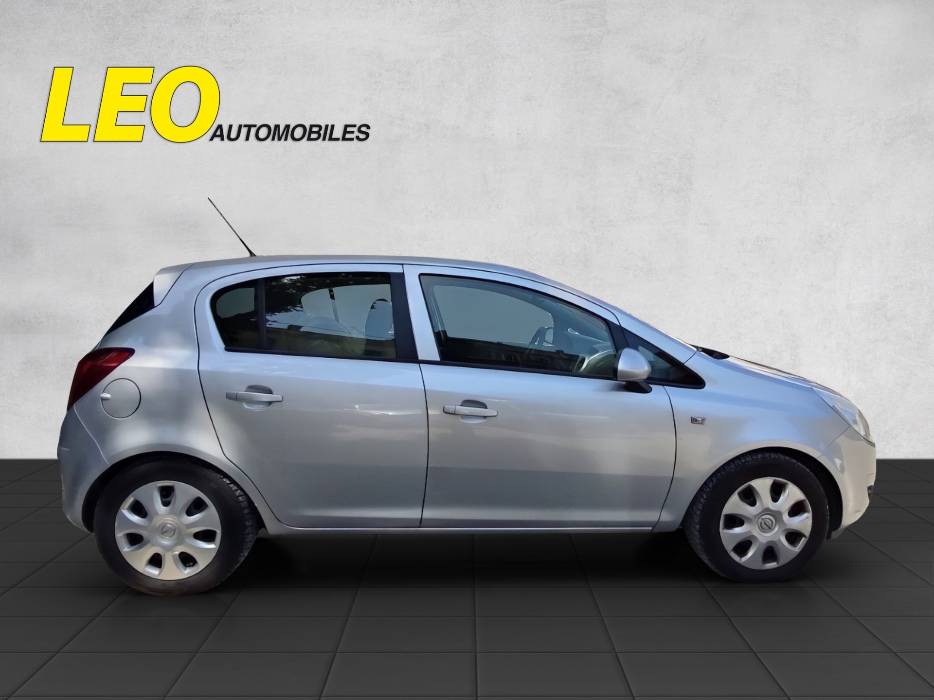 OPEL Corsa 1.4 TP Enjoy-image-4