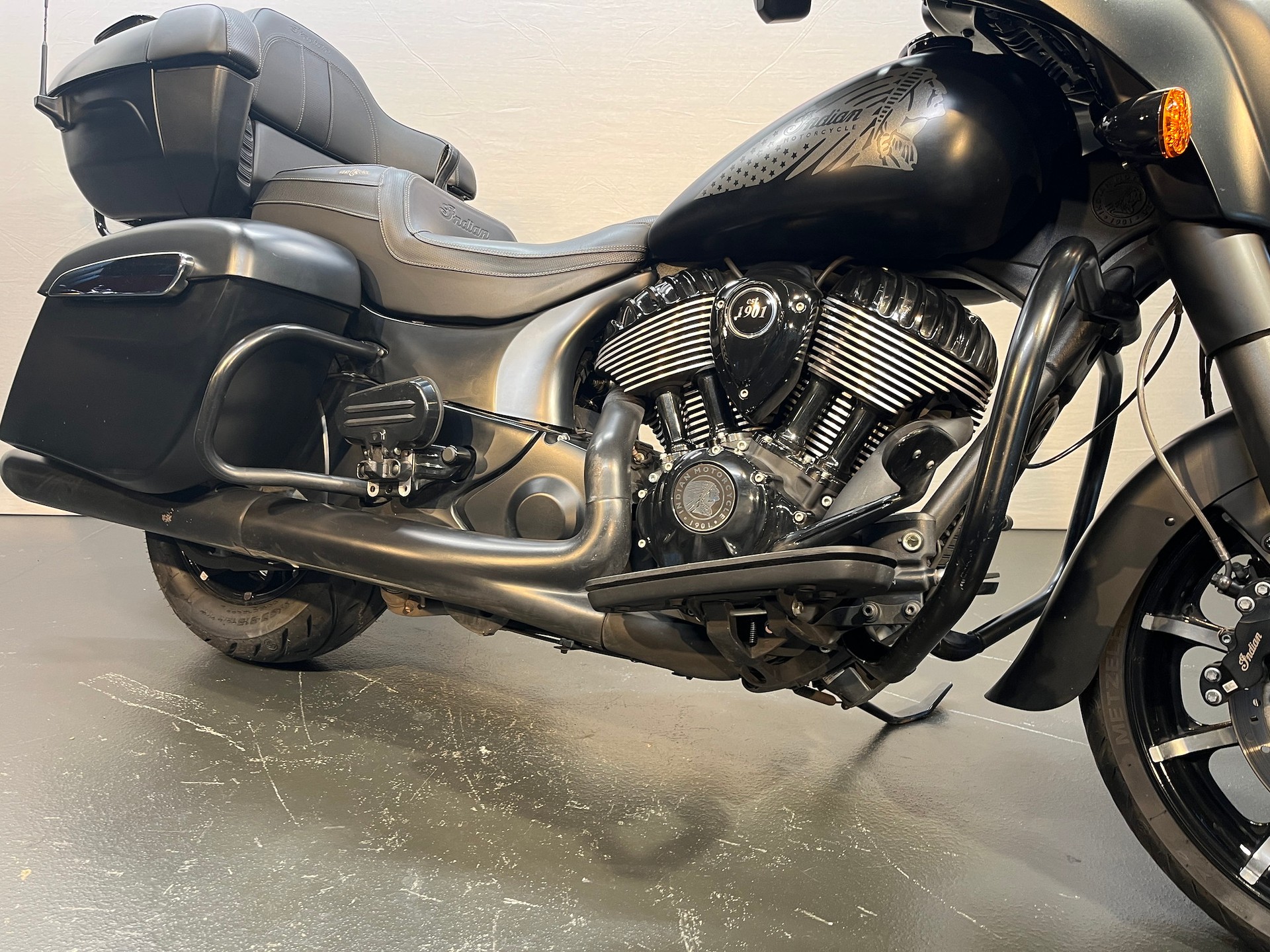 INDIAN Roadmaster Darkhorse-image-5