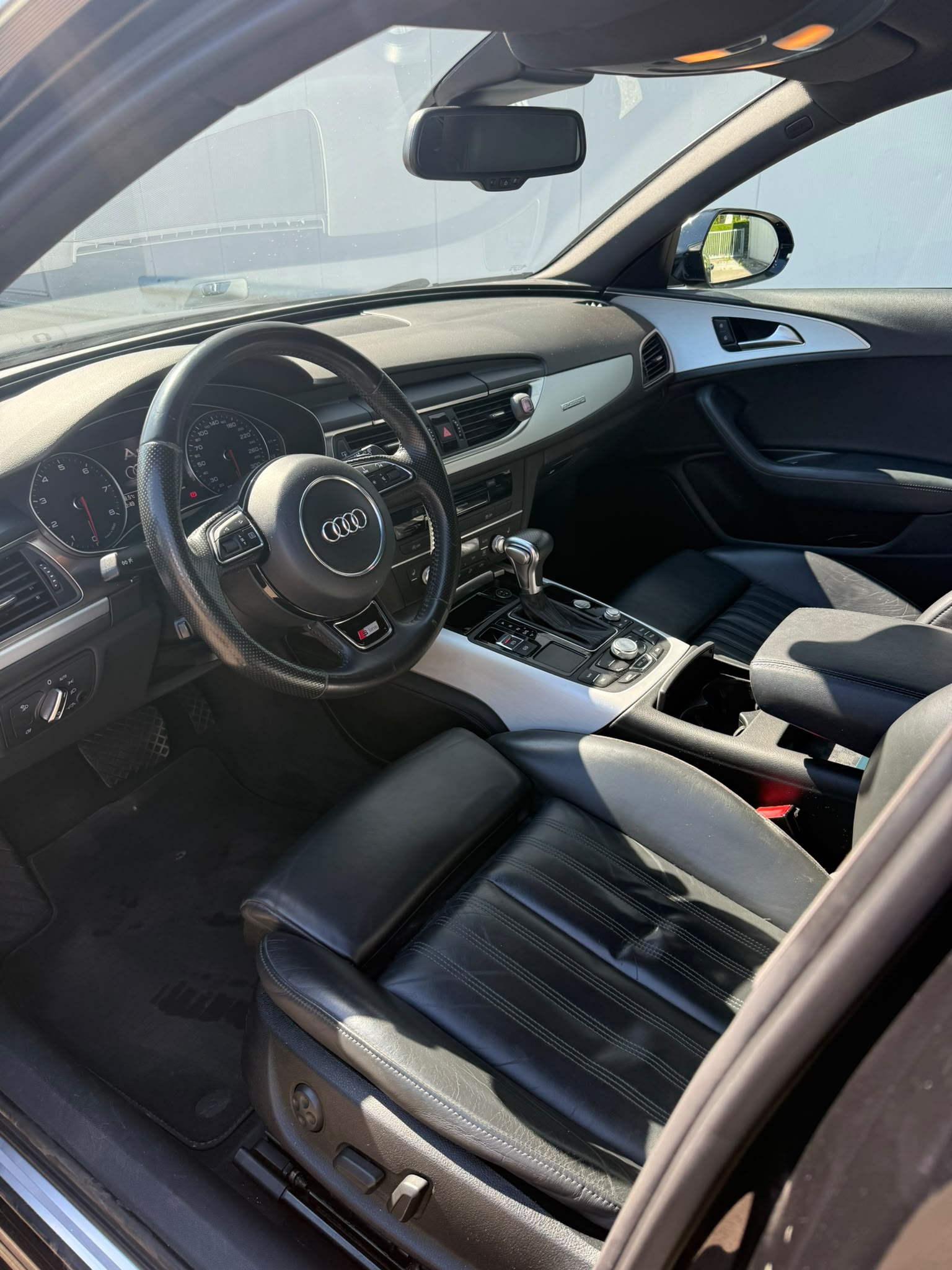AUDI A6 Avant 3.0 TFSI V6 quattro S-tronic-image-3