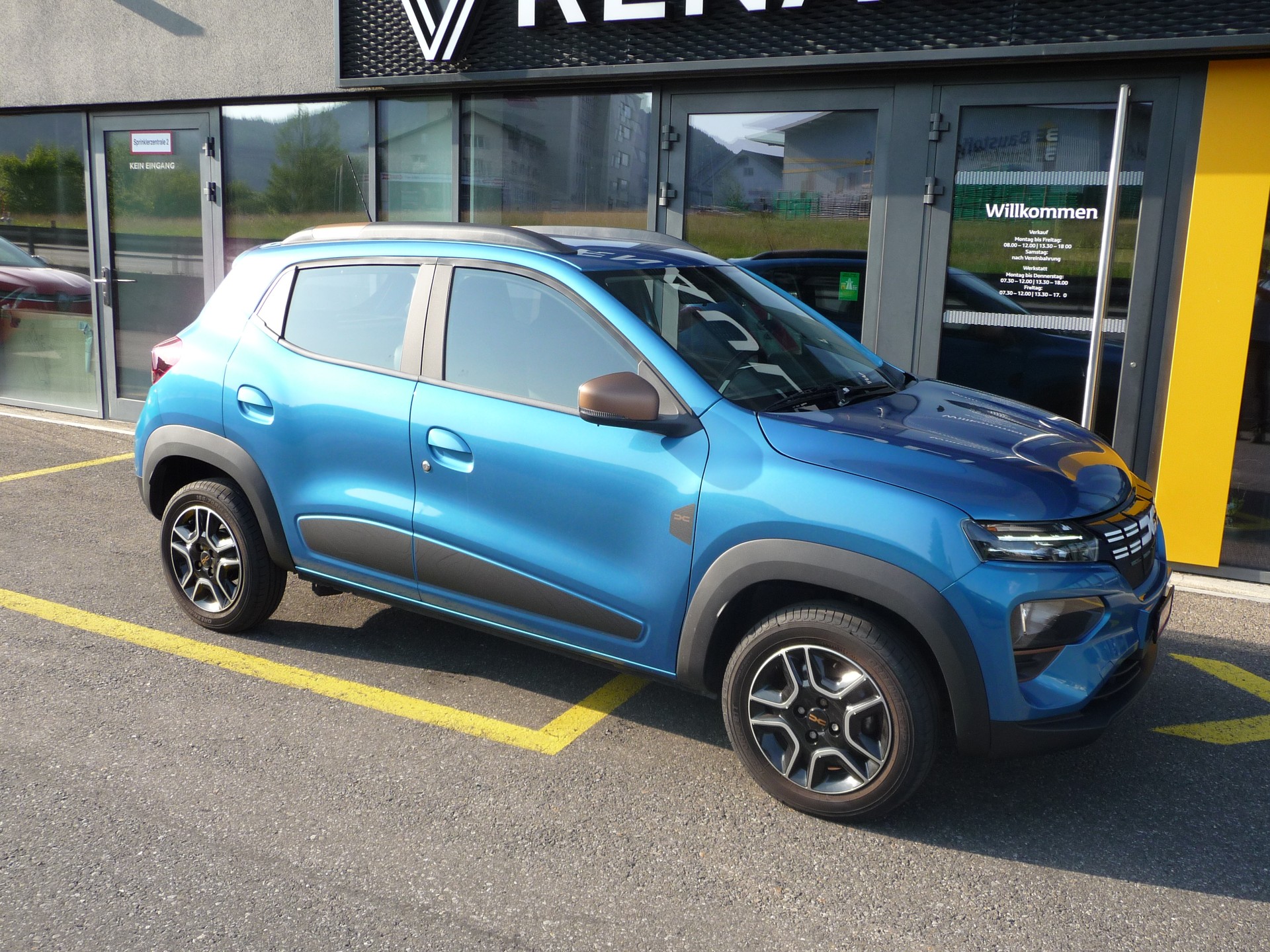 DACIA Spring 27 kWh Electric 65 Extreme-image-3