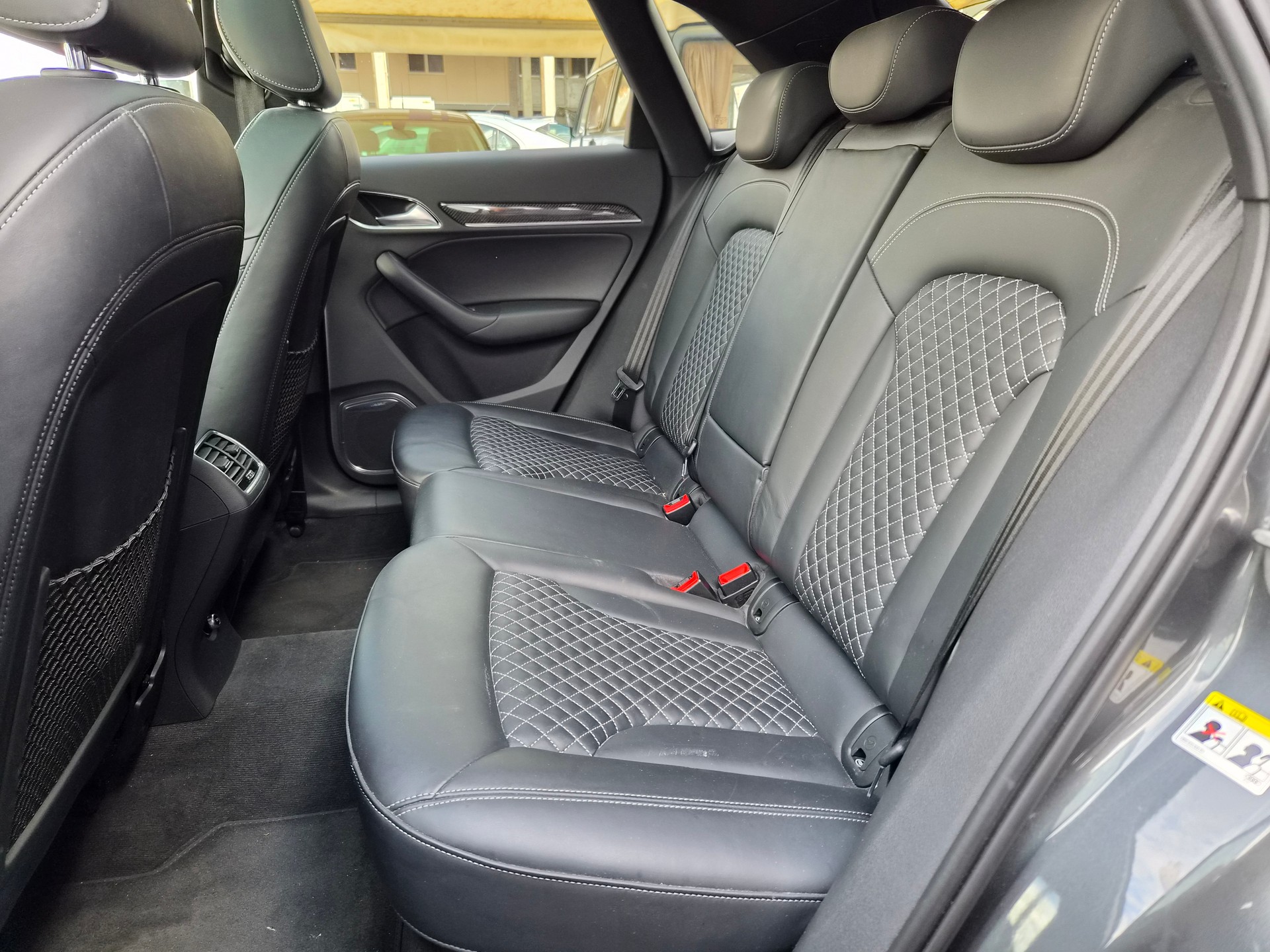 AUDI RS Q3 2.5 TFSI performance quattro S-tronic-image-9