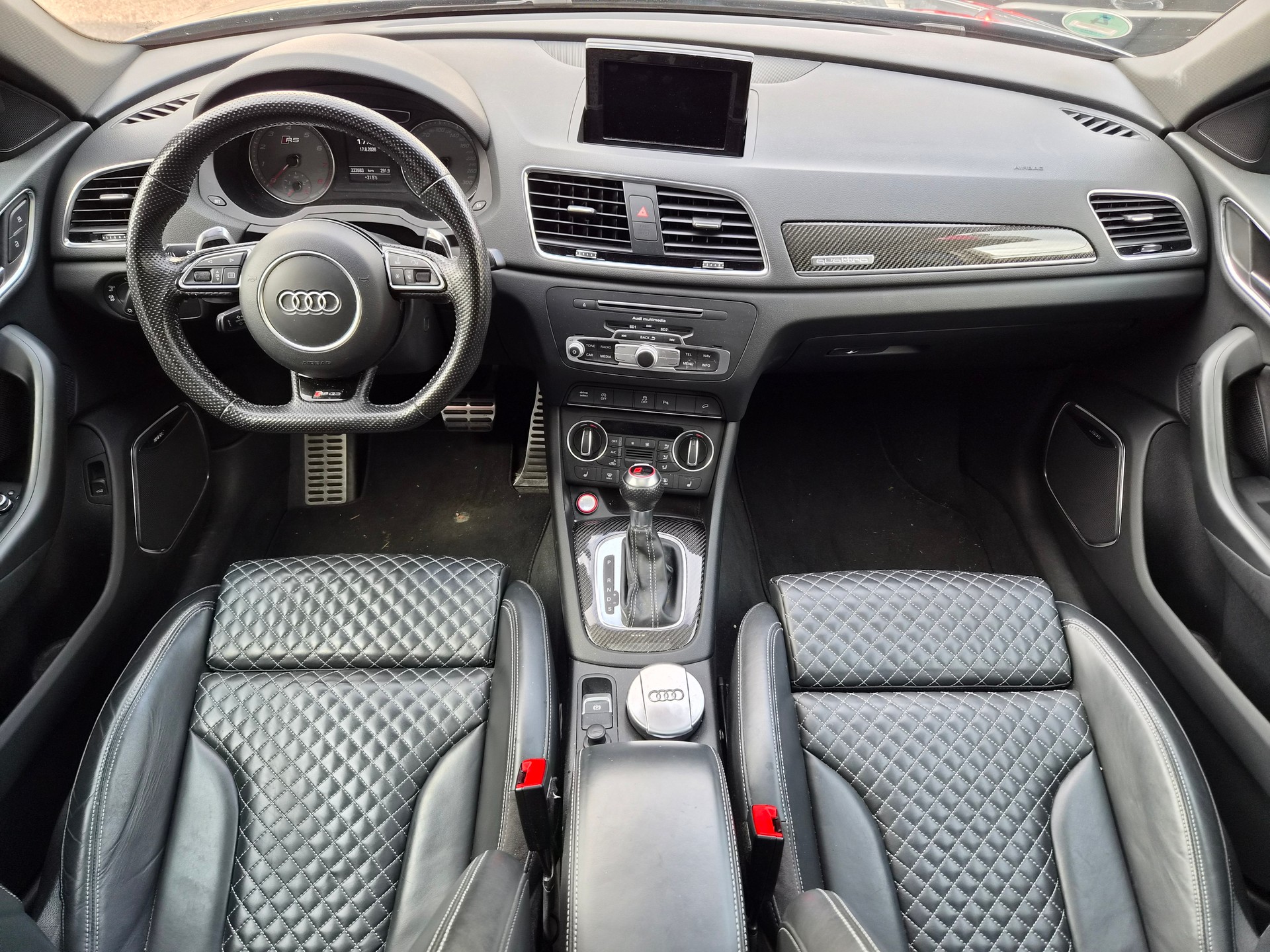 AUDI RS Q3 2.5 TFSI performance quattro S-tronic-image-10