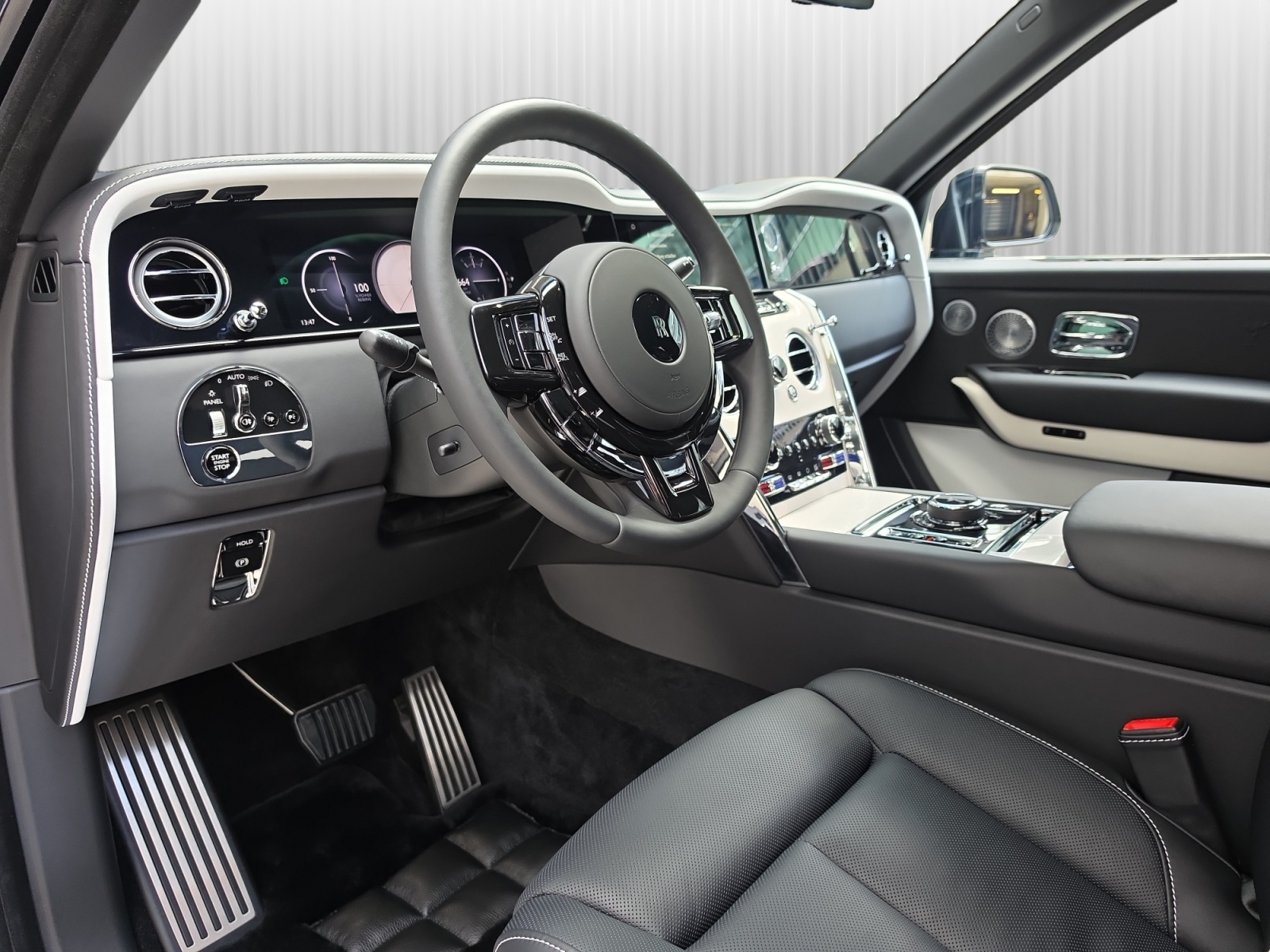 ROLLS-ROYCE Cullinan Serie II - Neuwagen - CRYSTAL OVER BLACK-image-8