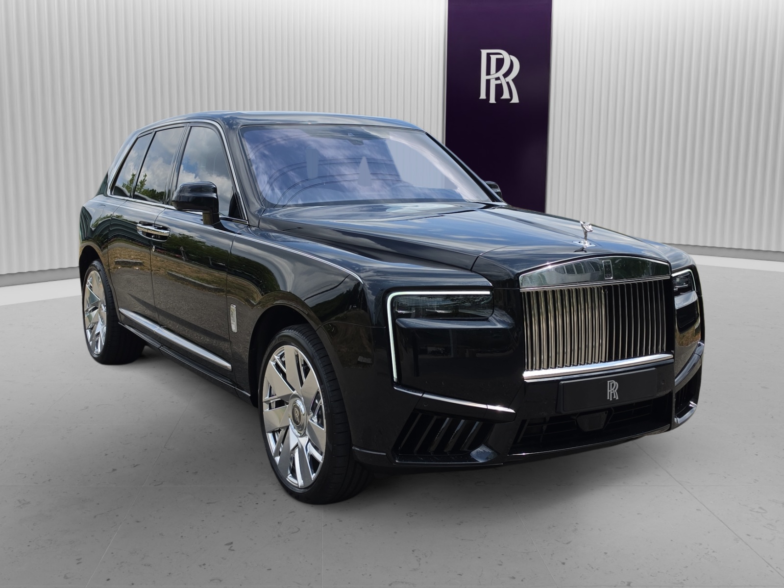 ROLLS-ROYCE Cullinan Serie II - Neuwagen - CRYSTAL OVER BLACK-showroom-element-2