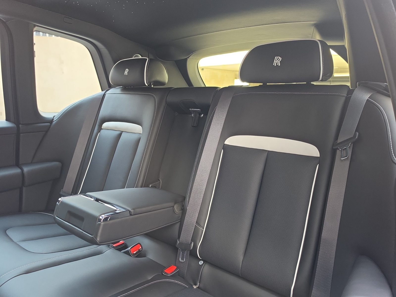 ROLLS-ROYCE Cullinan Serie II - Neuwagen - CRYSTAL OVER BLACK-image-16