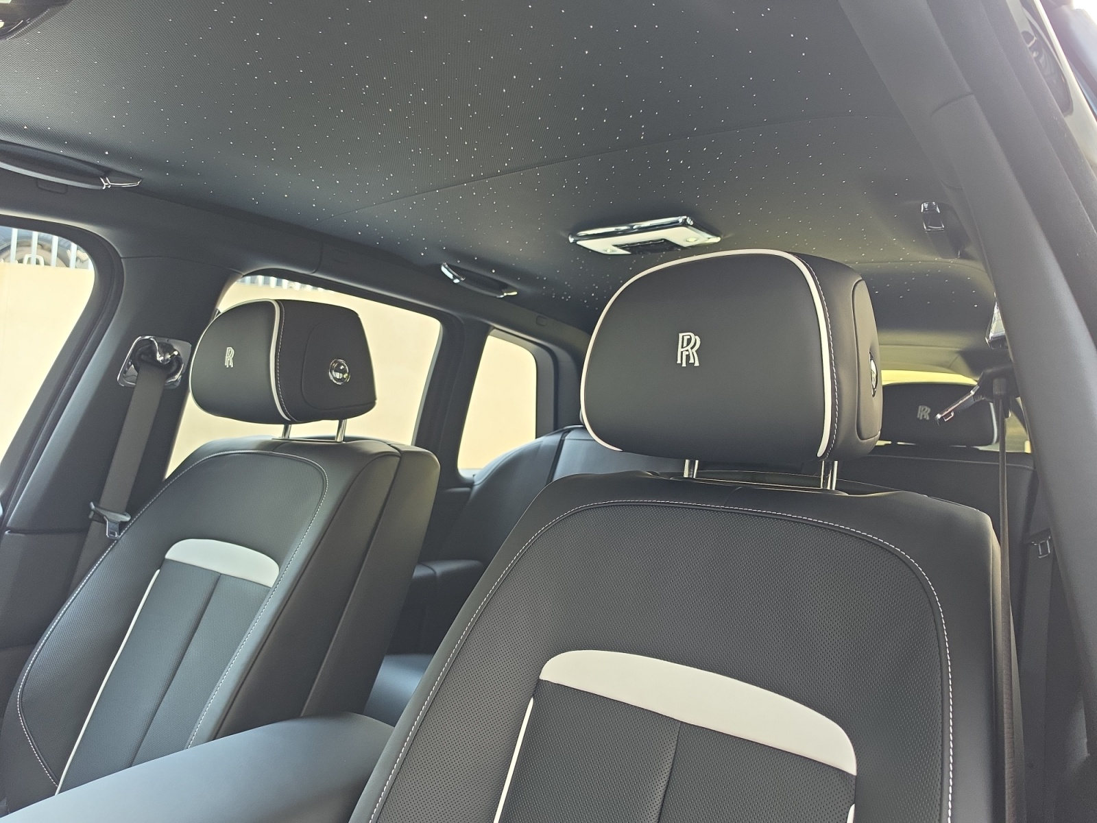 ROLLS-ROYCE Cullinan Serie II - Neuwagen - CRYSTAL OVER BLACK-image-13