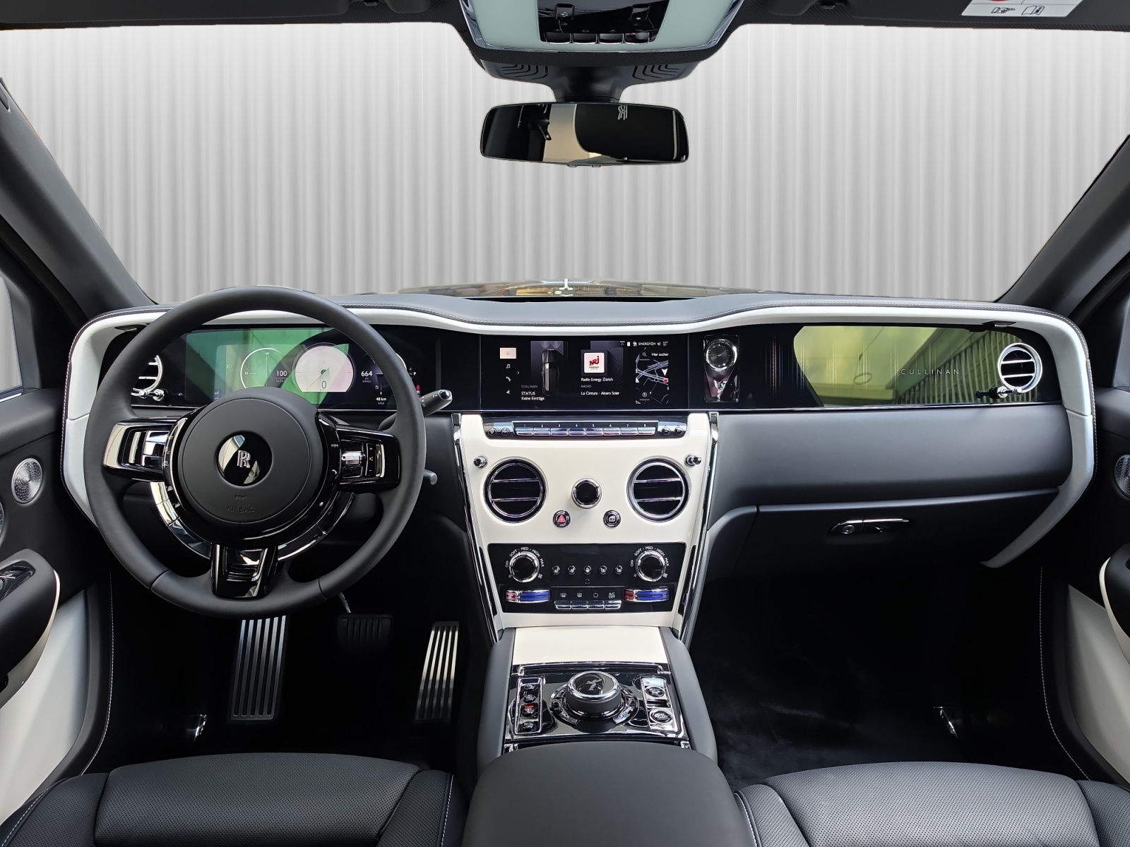 ROLLS-ROYCE Cullinan Serie II - Neuwagen - CRYSTAL OVER BLACK-image-10