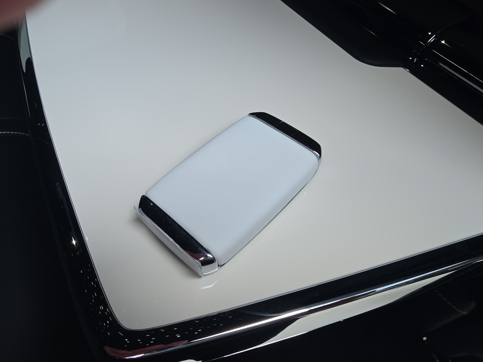 ROLLS-ROYCE Cullinan Serie II - Neuwagen - CRYSTAL OVER BLACK-image-18