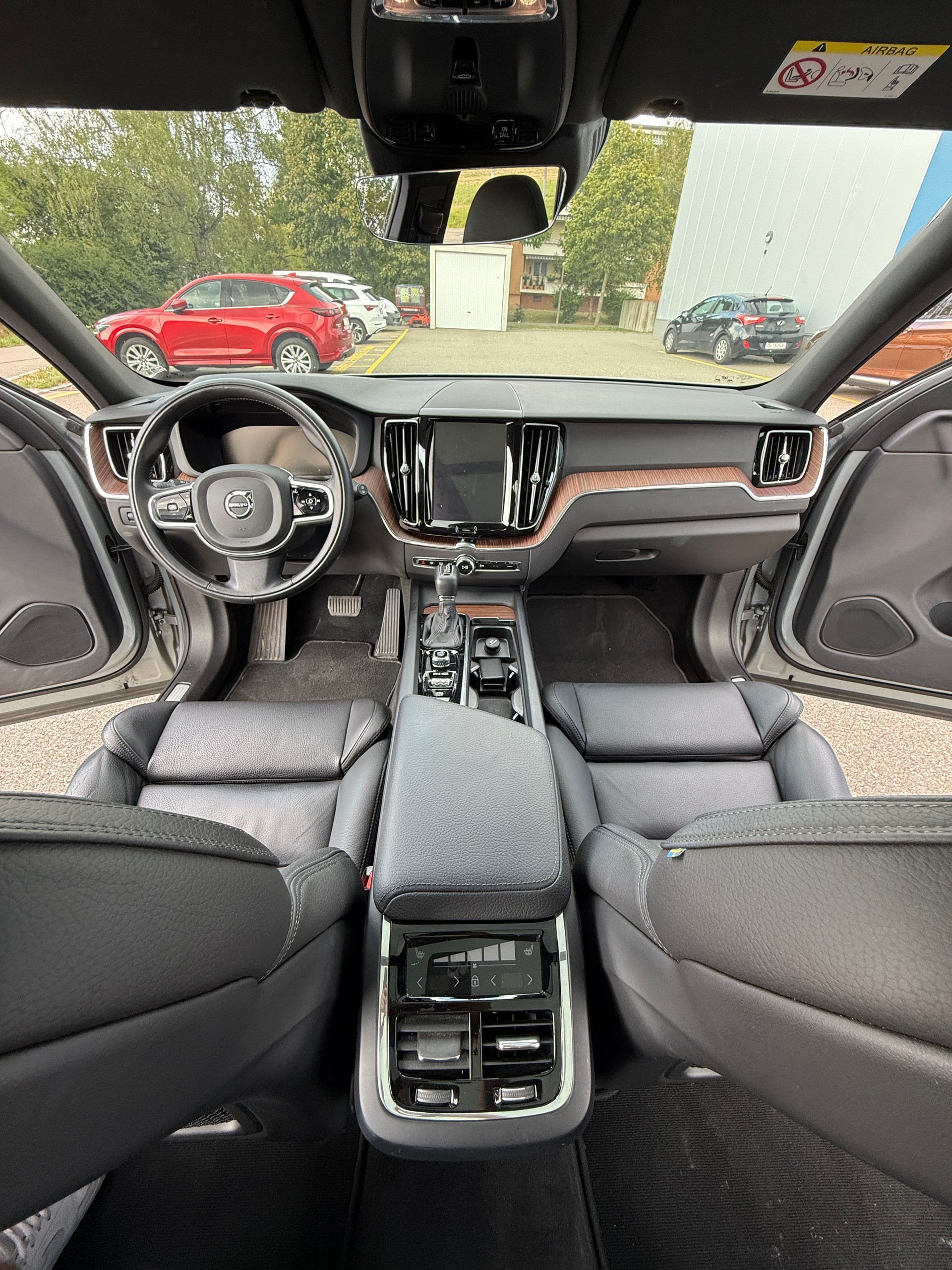 VOLVO 2.0 D5 Inscription AWD-image-6