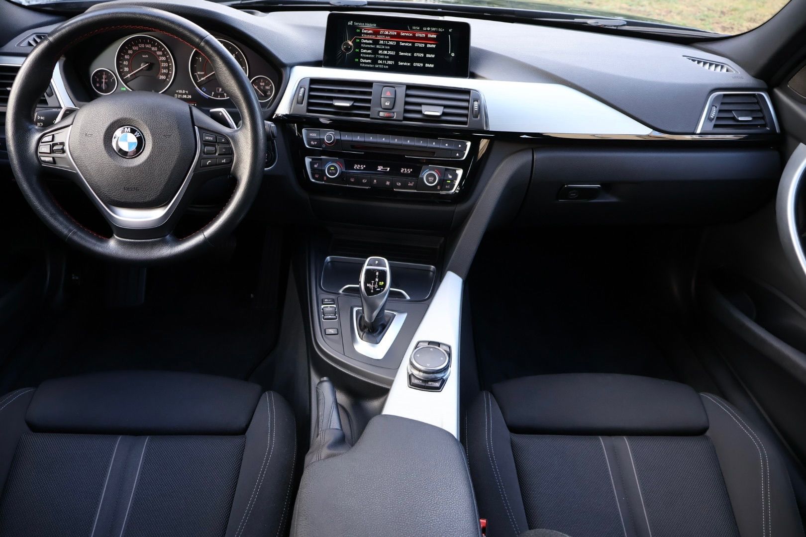 BMW 320 d xDrive Sport Line SAG-image-5