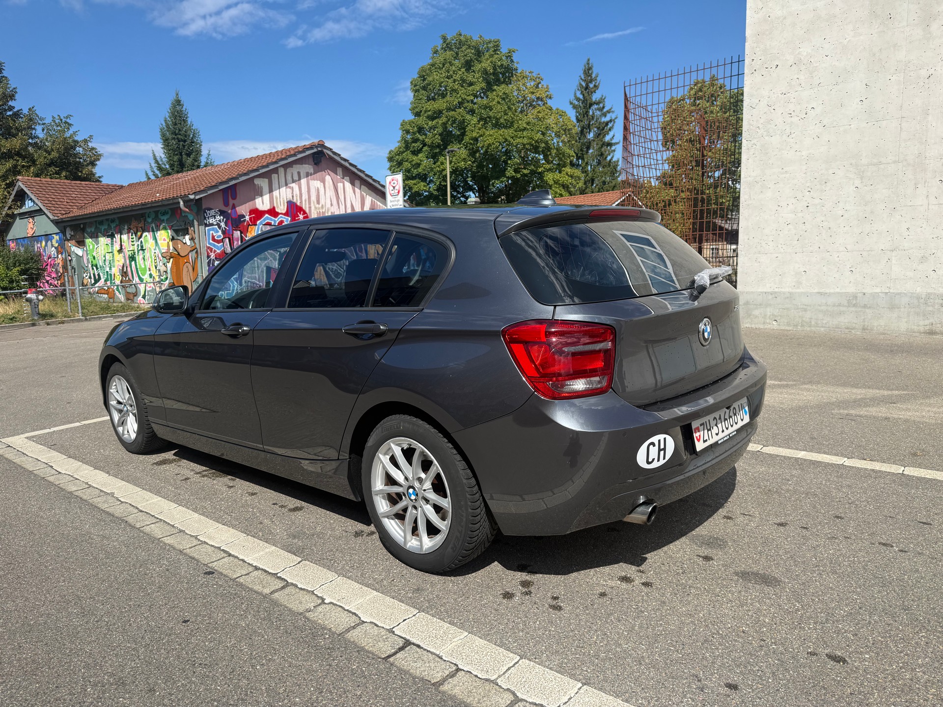 BMW 116i Urban Line Steptronic-image-2