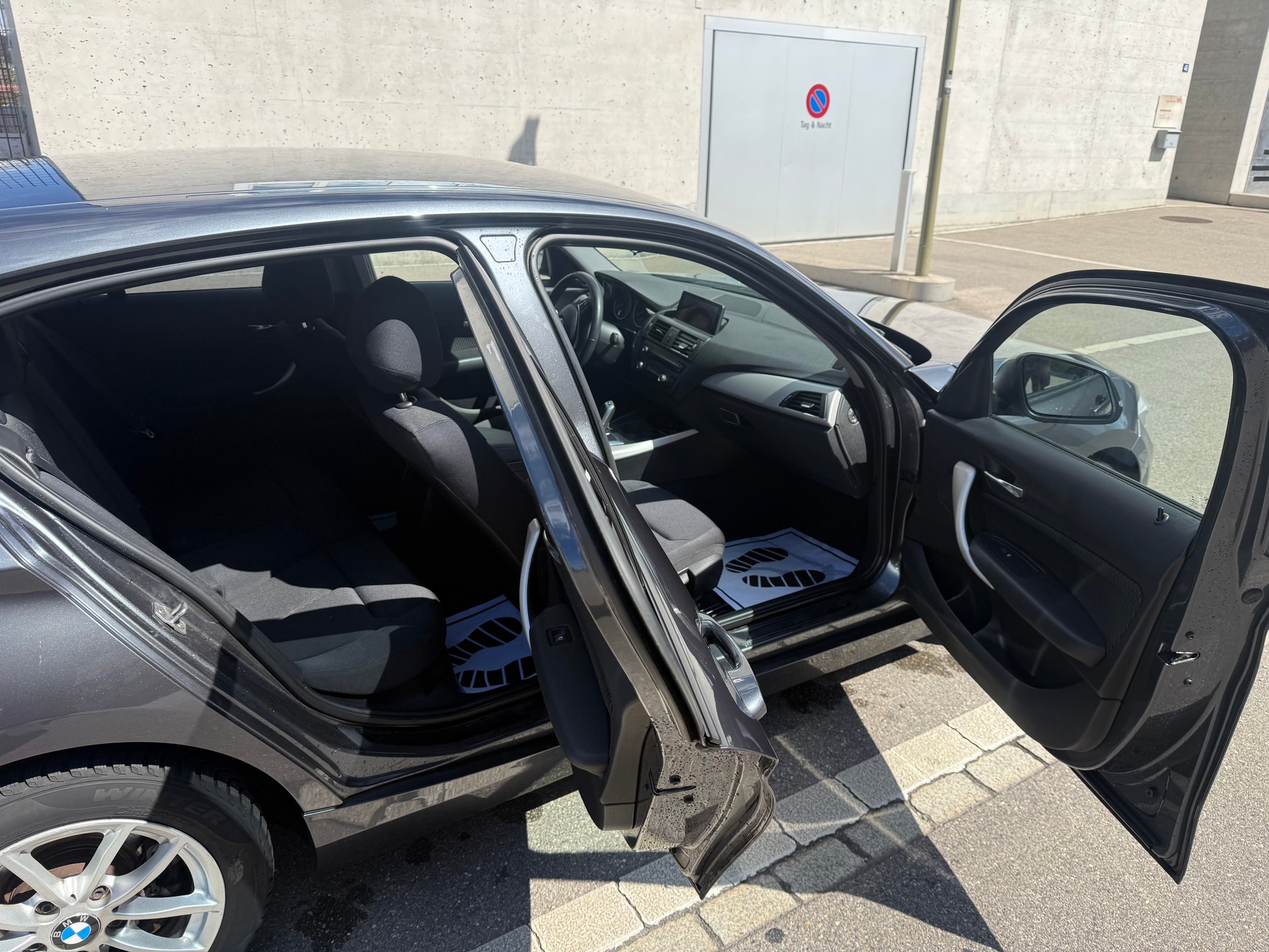 BMW 116i Urban Line Steptronic-image-8