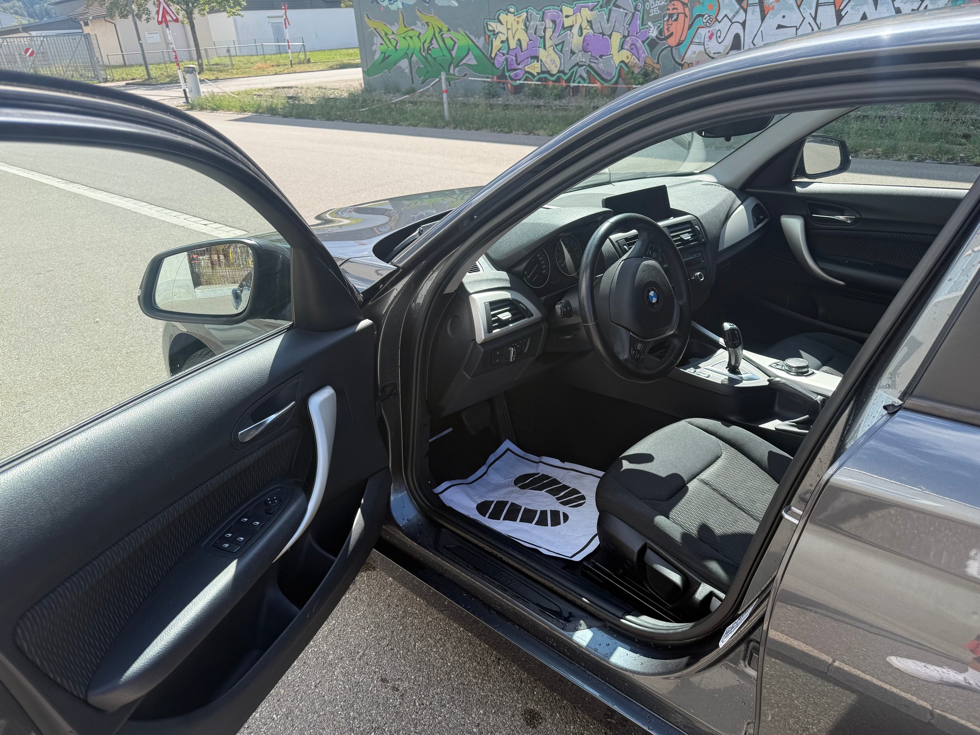 BMW 116i Urban Line Steptronic-image-7