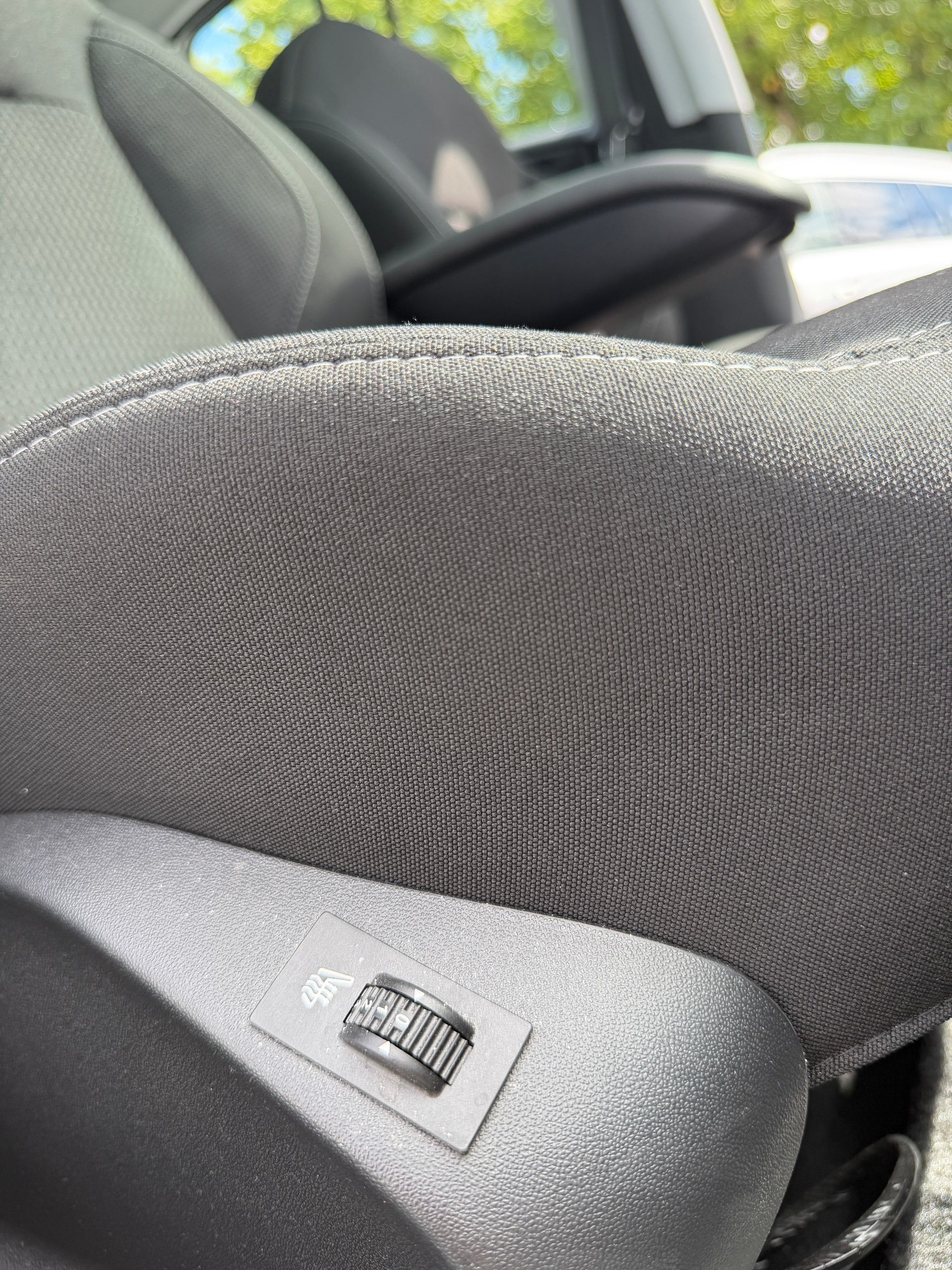 PEUGEOT 208 1.2 PureTech Allure EAT6-image-11